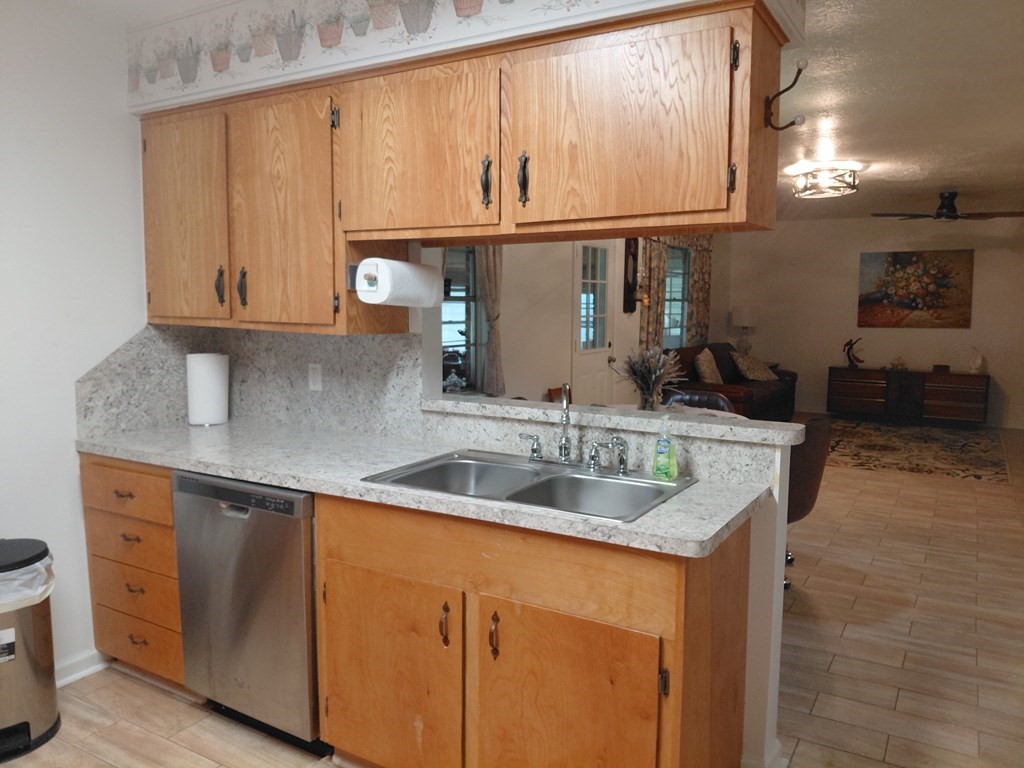 1518 Avenue B Property Photo 10