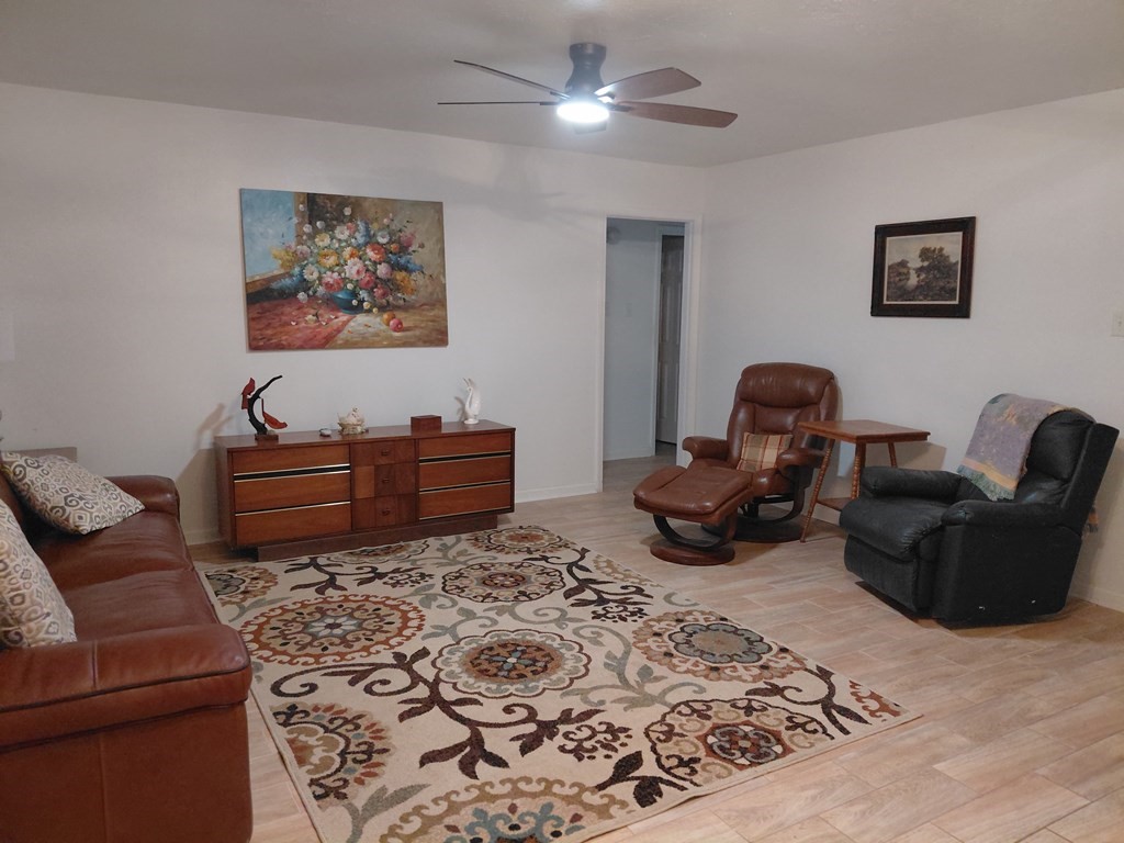 1518 Avenue B Property Photo 13