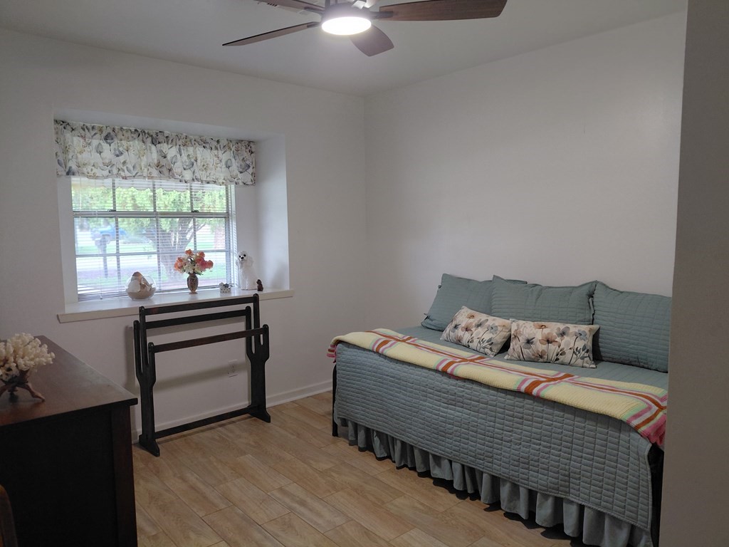 1518 Avenue B Property Photo 25