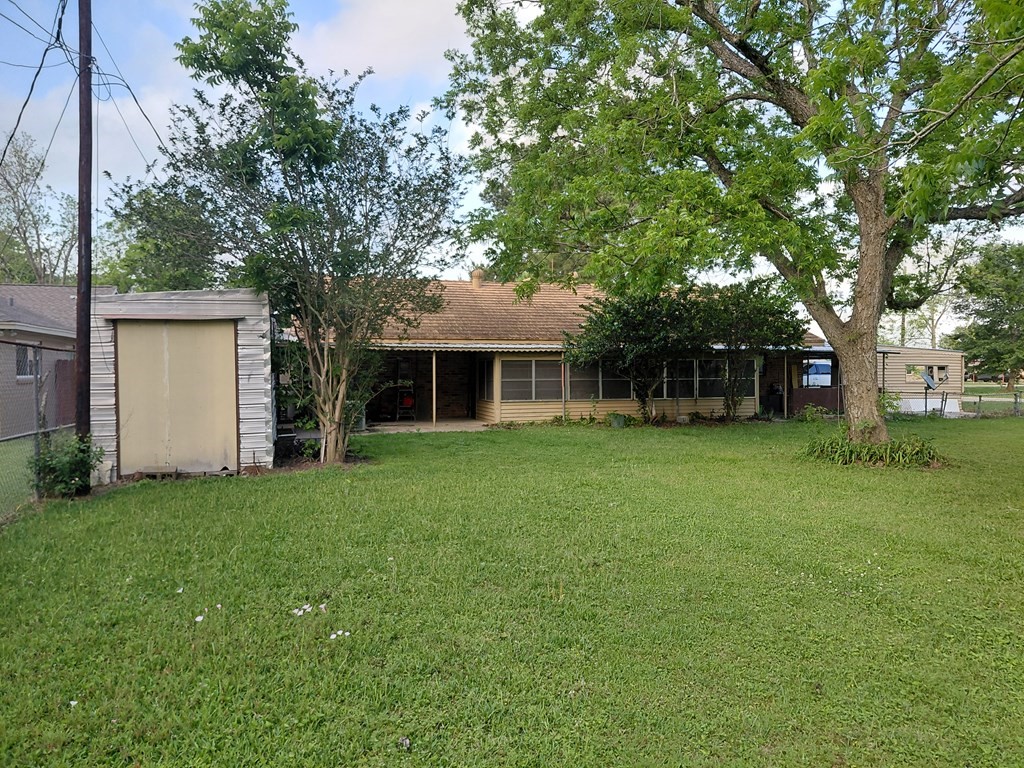 1518 Avenue B Property Photo 31