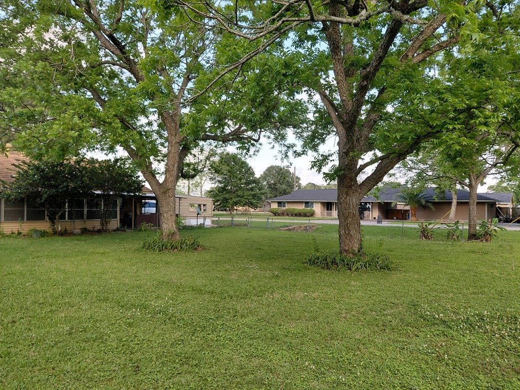 1518 Avenue B Property Photo 32