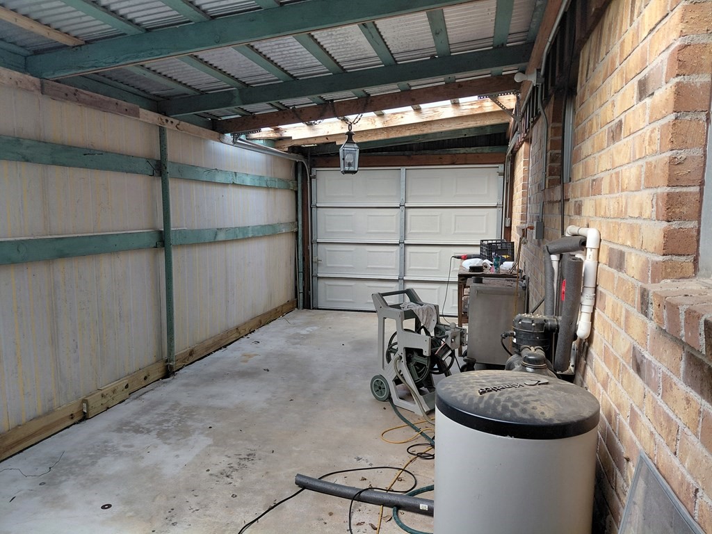 1518 Avenue B Property Photo 33