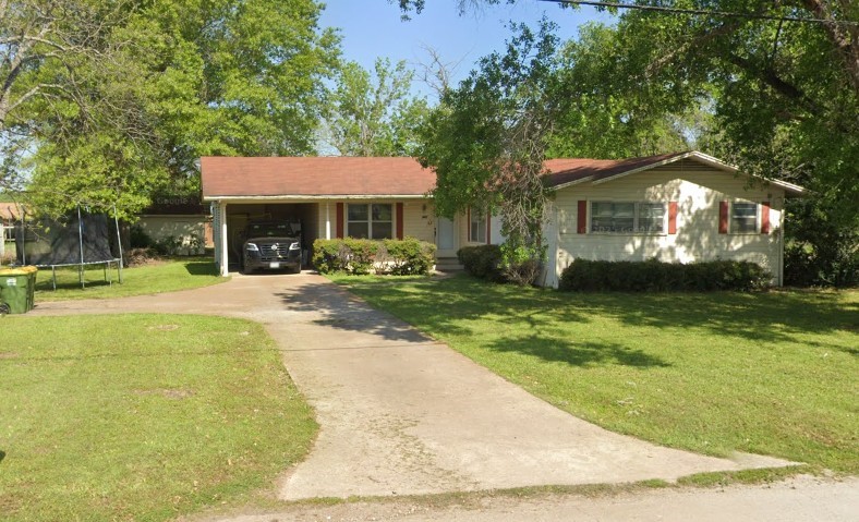 601 S Ellis Street Property Photo 1