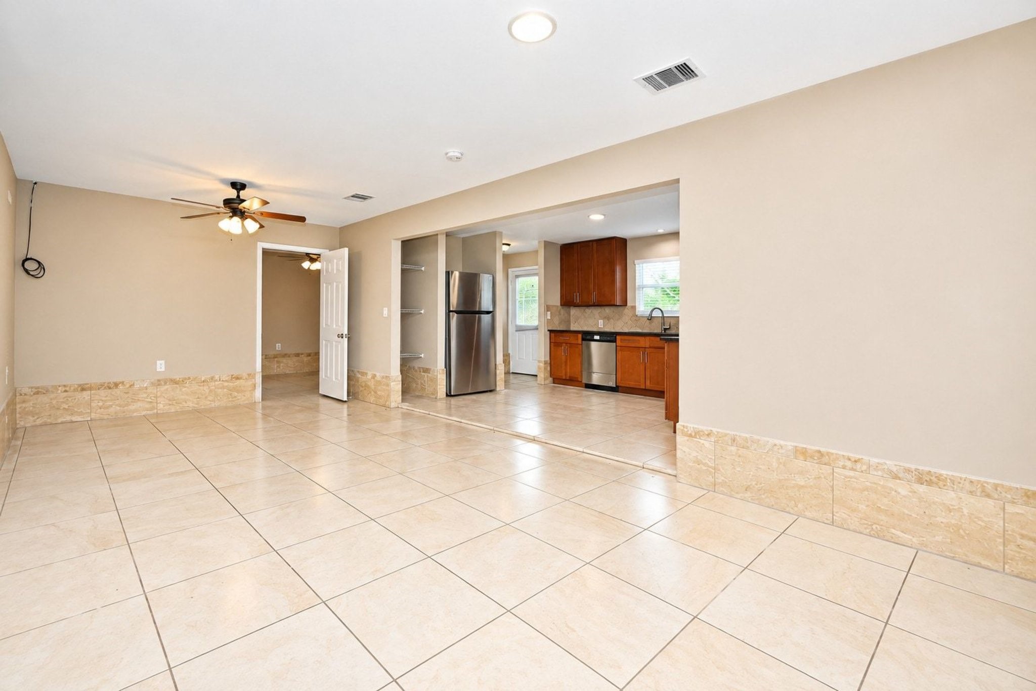6010 Cypress Street Property Photo 5