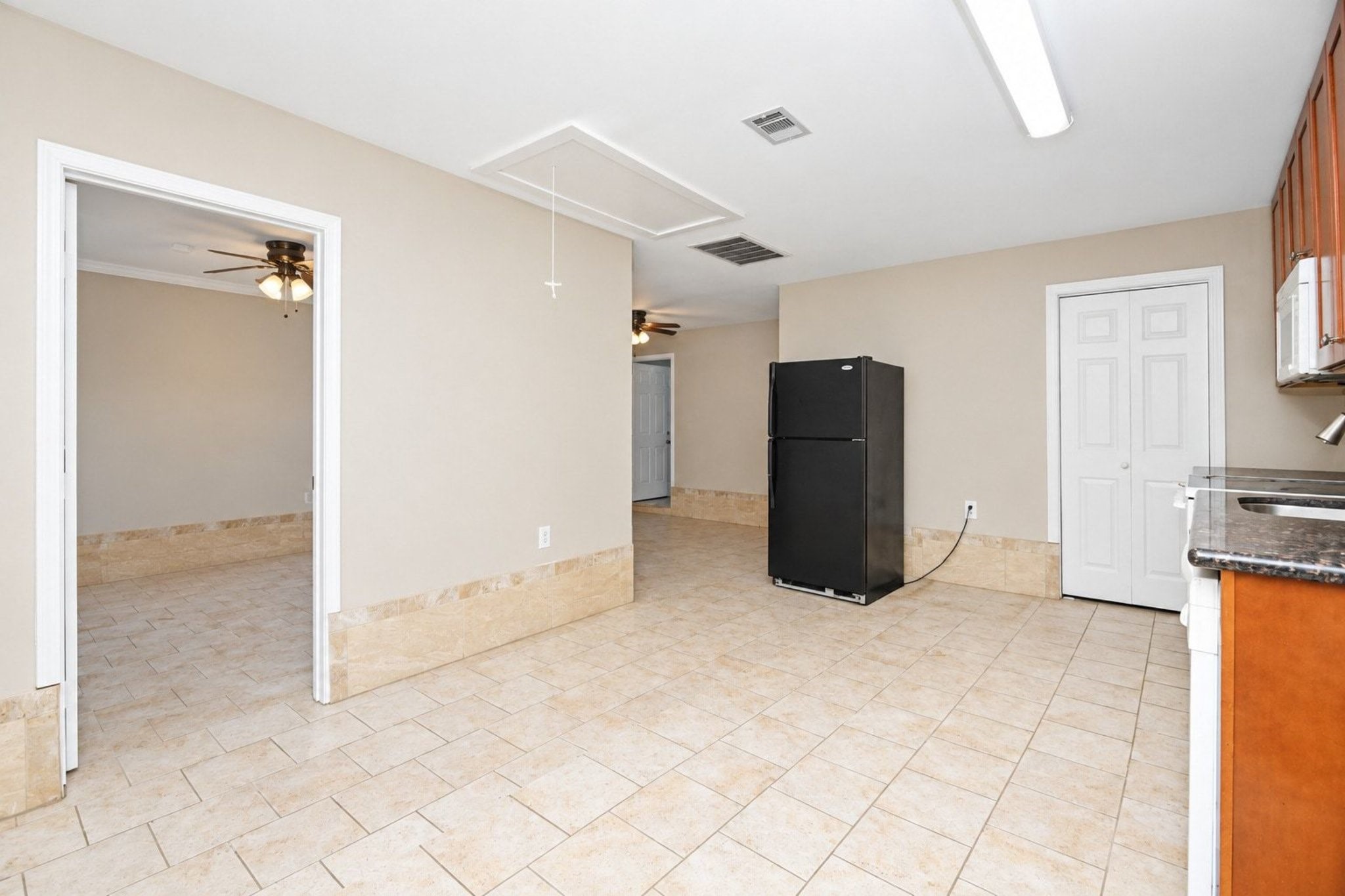 6010 Cypress Street Property Photo 10