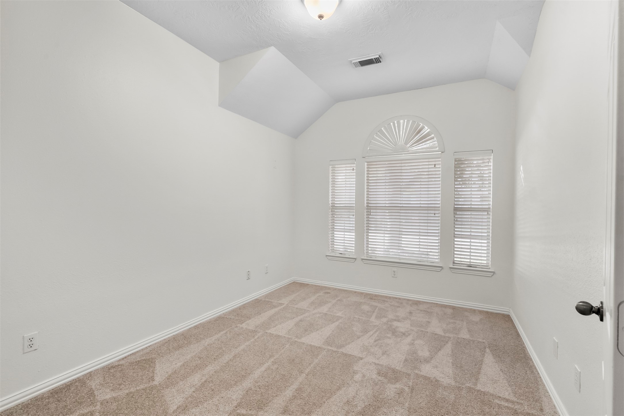 21231 River Knoll Lane Property Photo 12