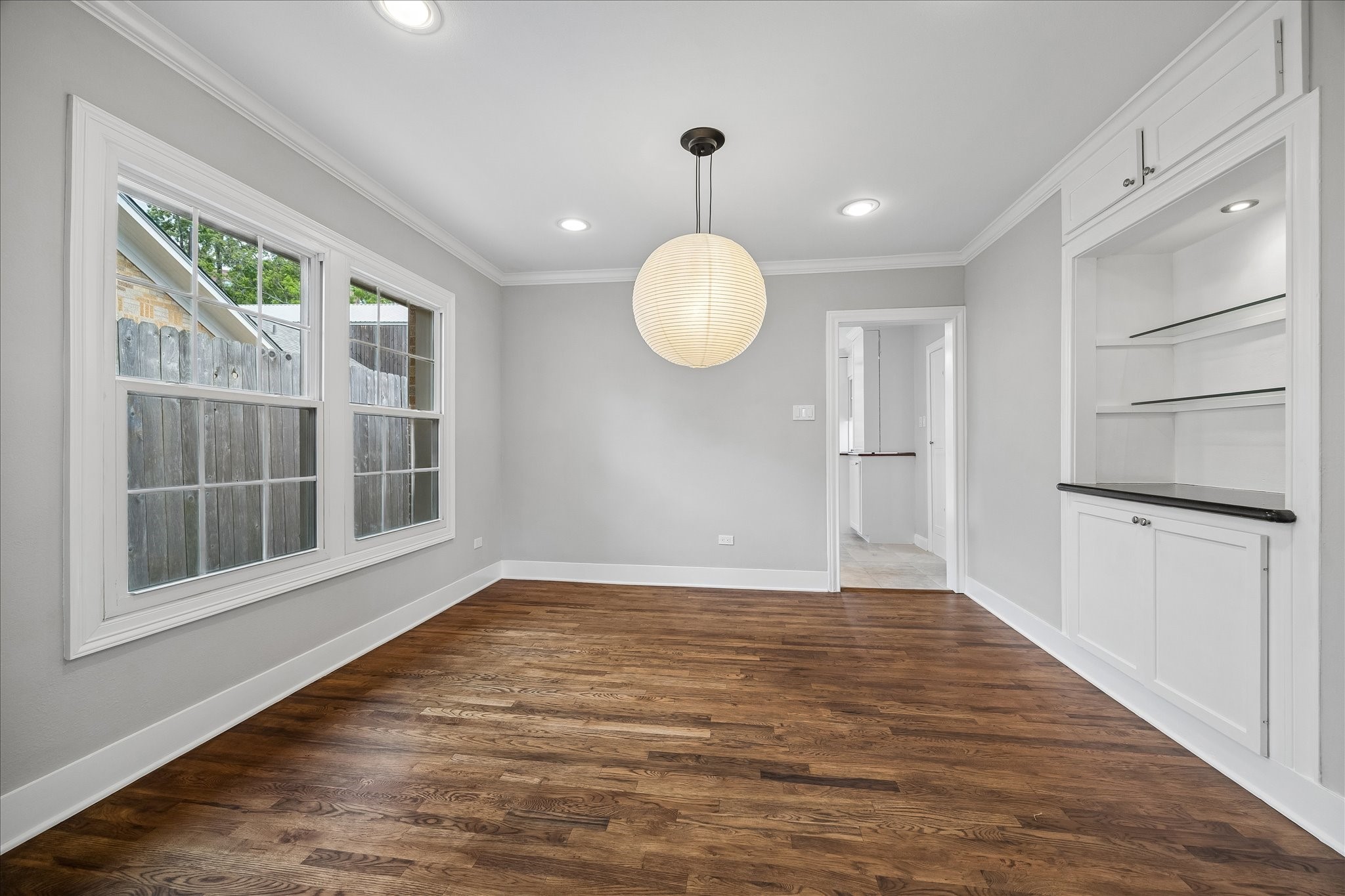 2108 White Oak Drive Property Photo 4