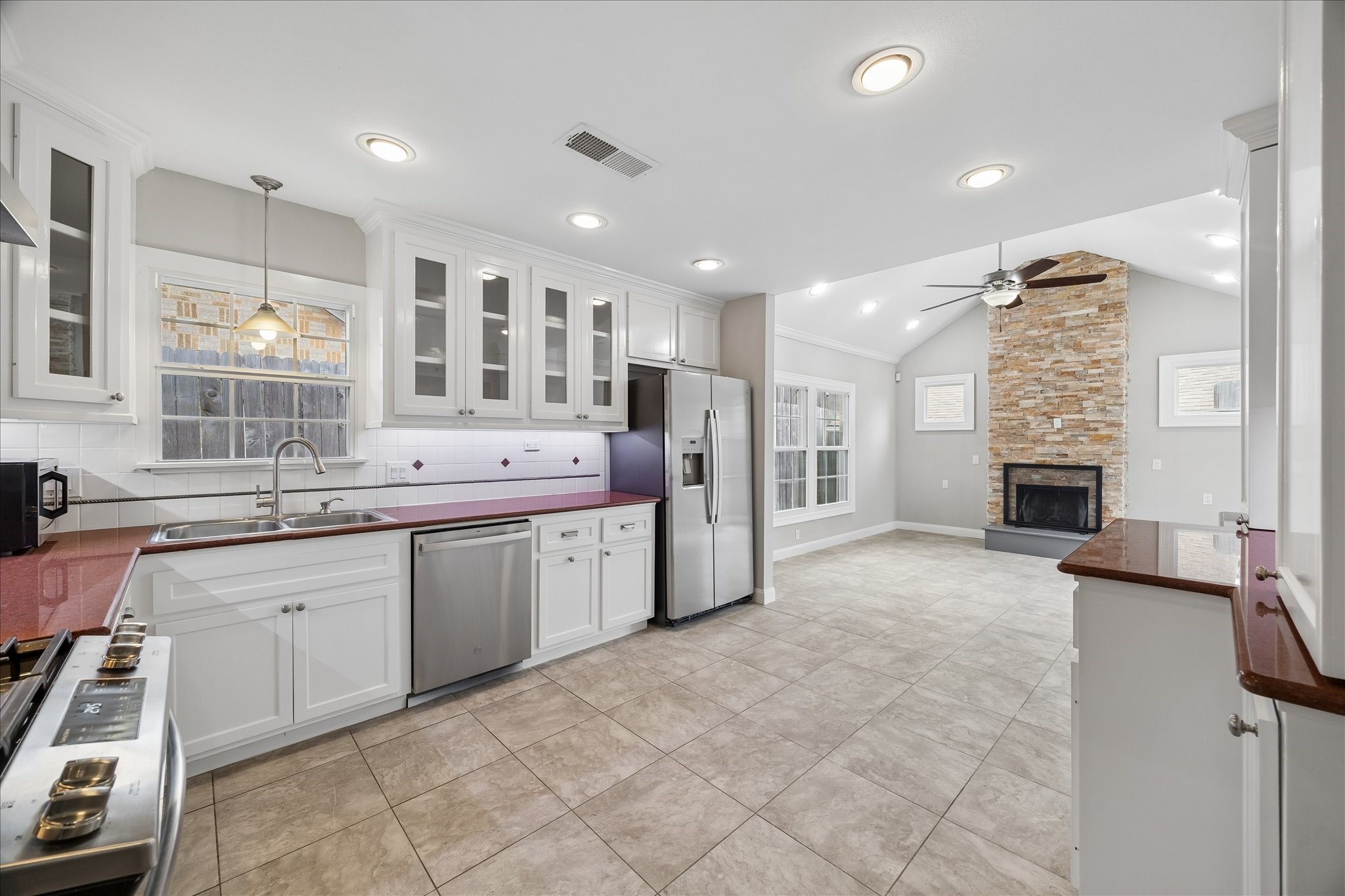 2108 White Oak Drive Property Photo 12