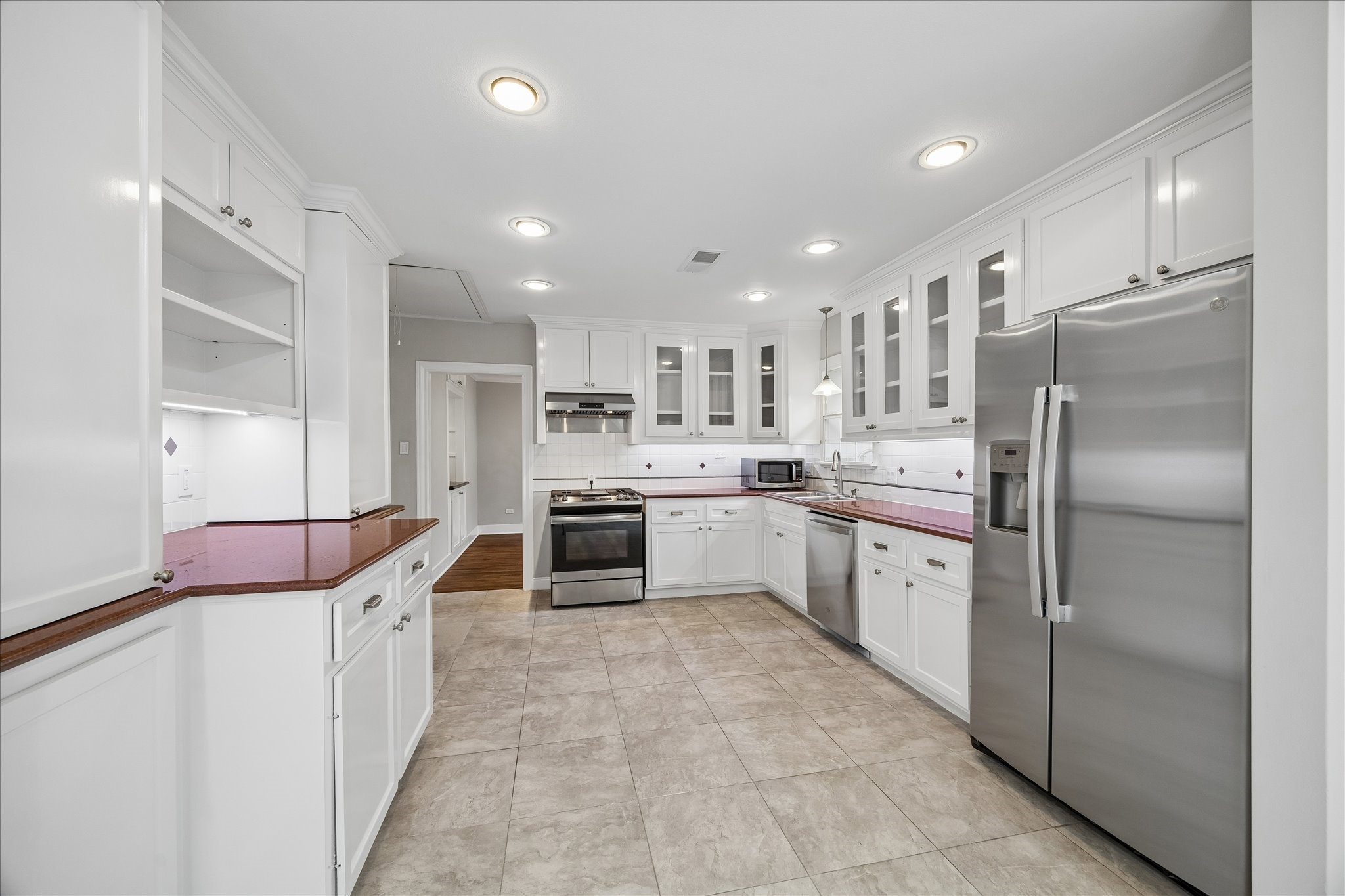 2108 White Oak Drive Property Photo 13