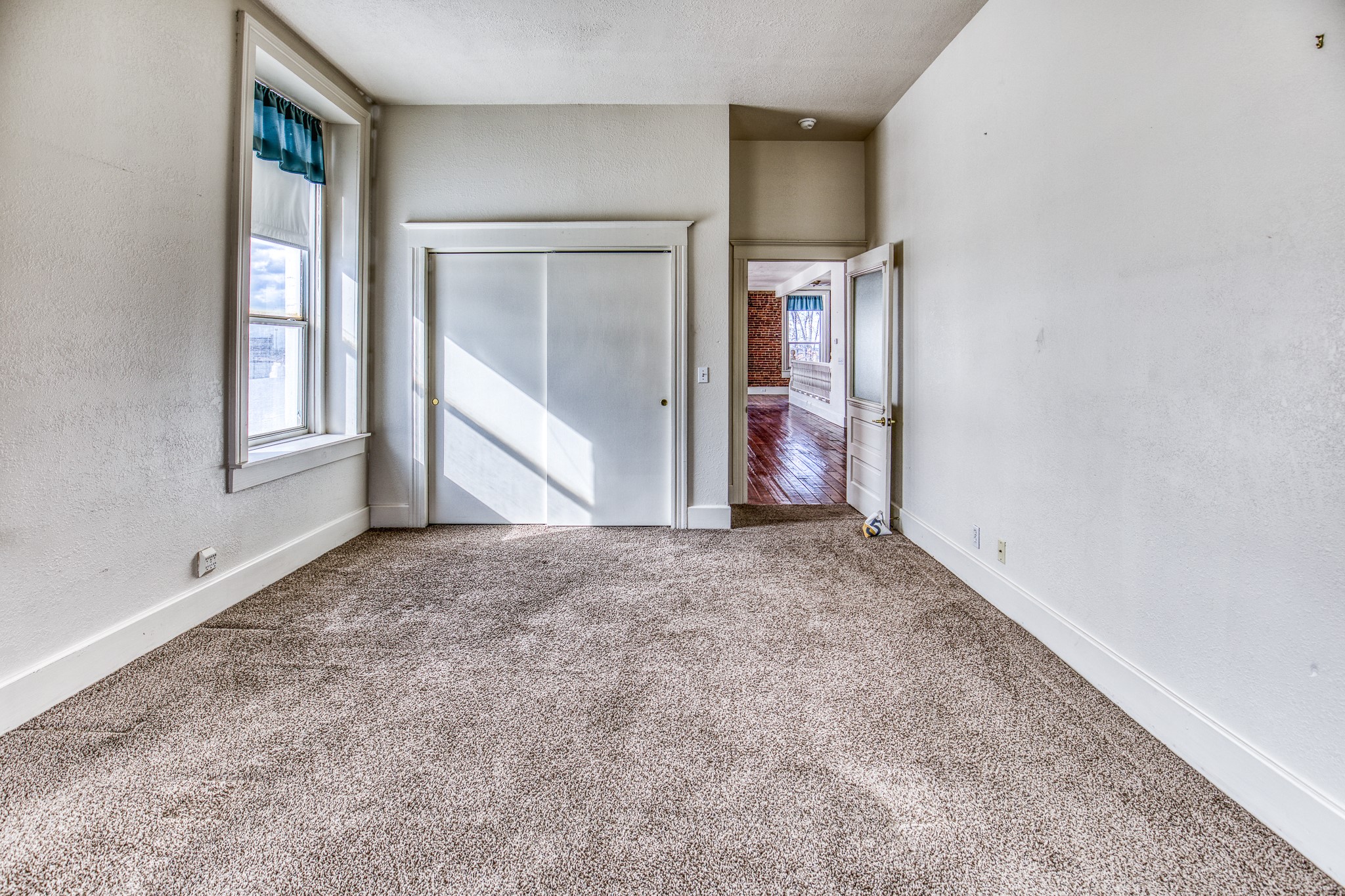 112 E Alamo Street 2 Property Photo 14