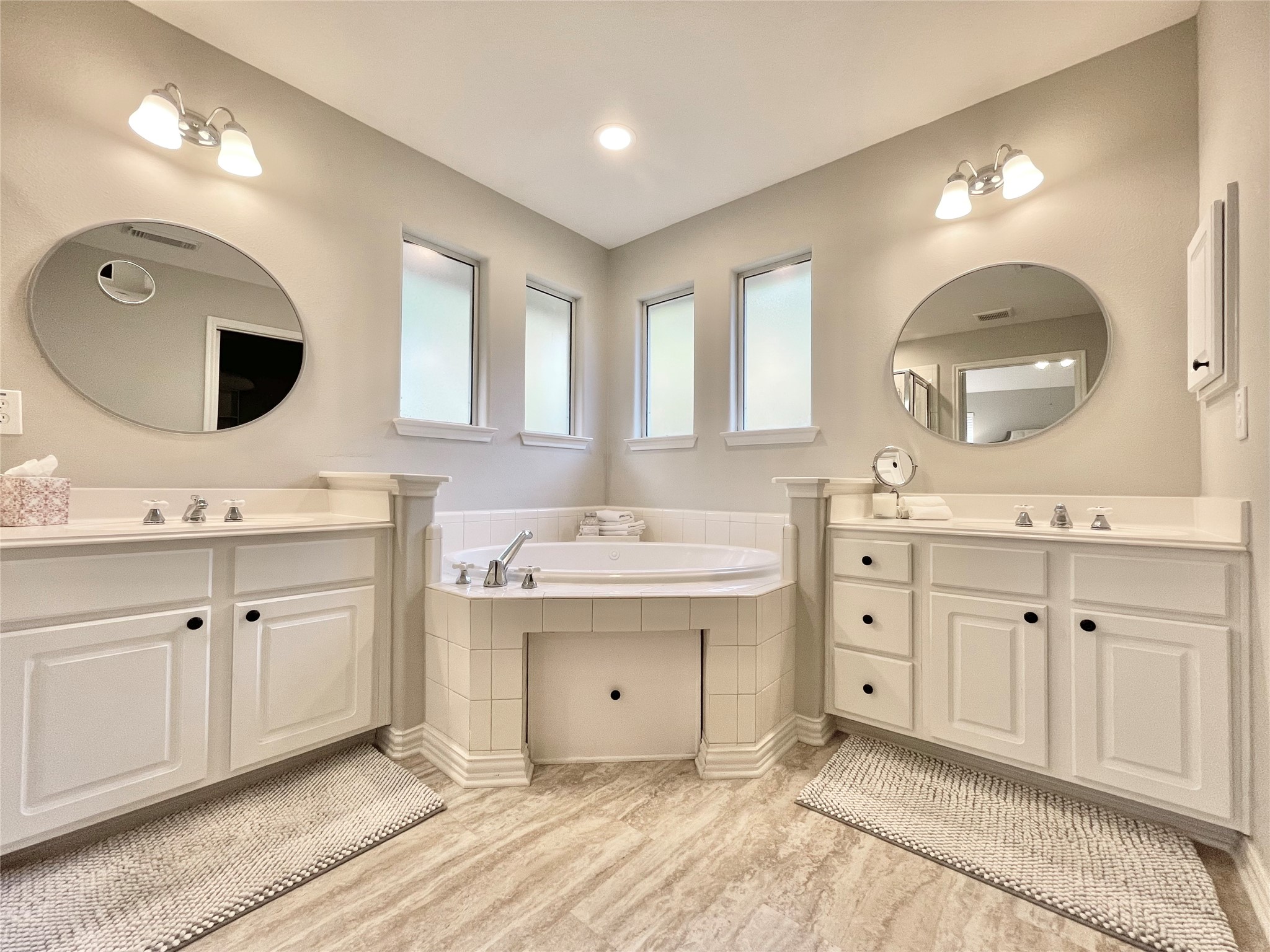 46 Flickering Sun Court Property Photo 26