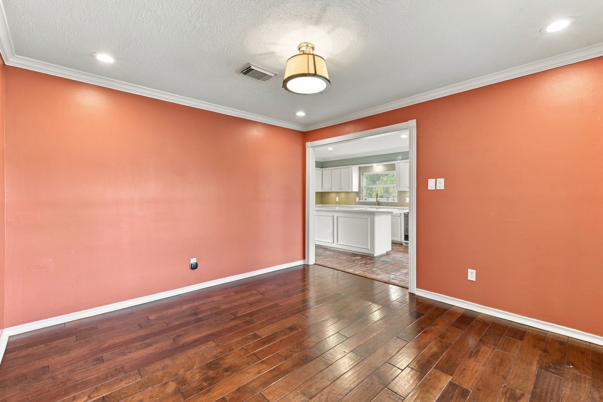 8214 Magnolia Glen Drive Property Photo 10
