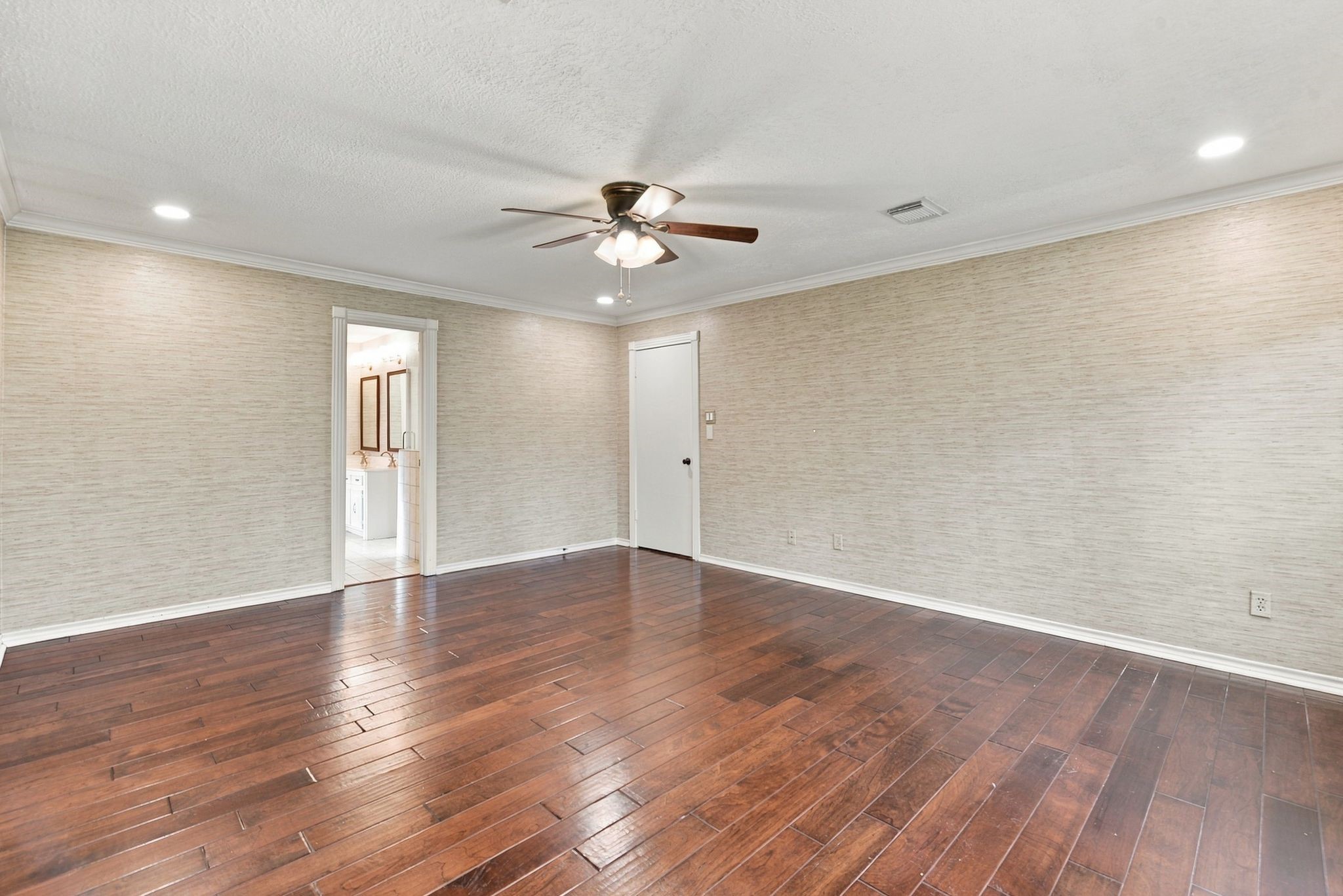 8214 Magnolia Glen Drive Property Photo 21