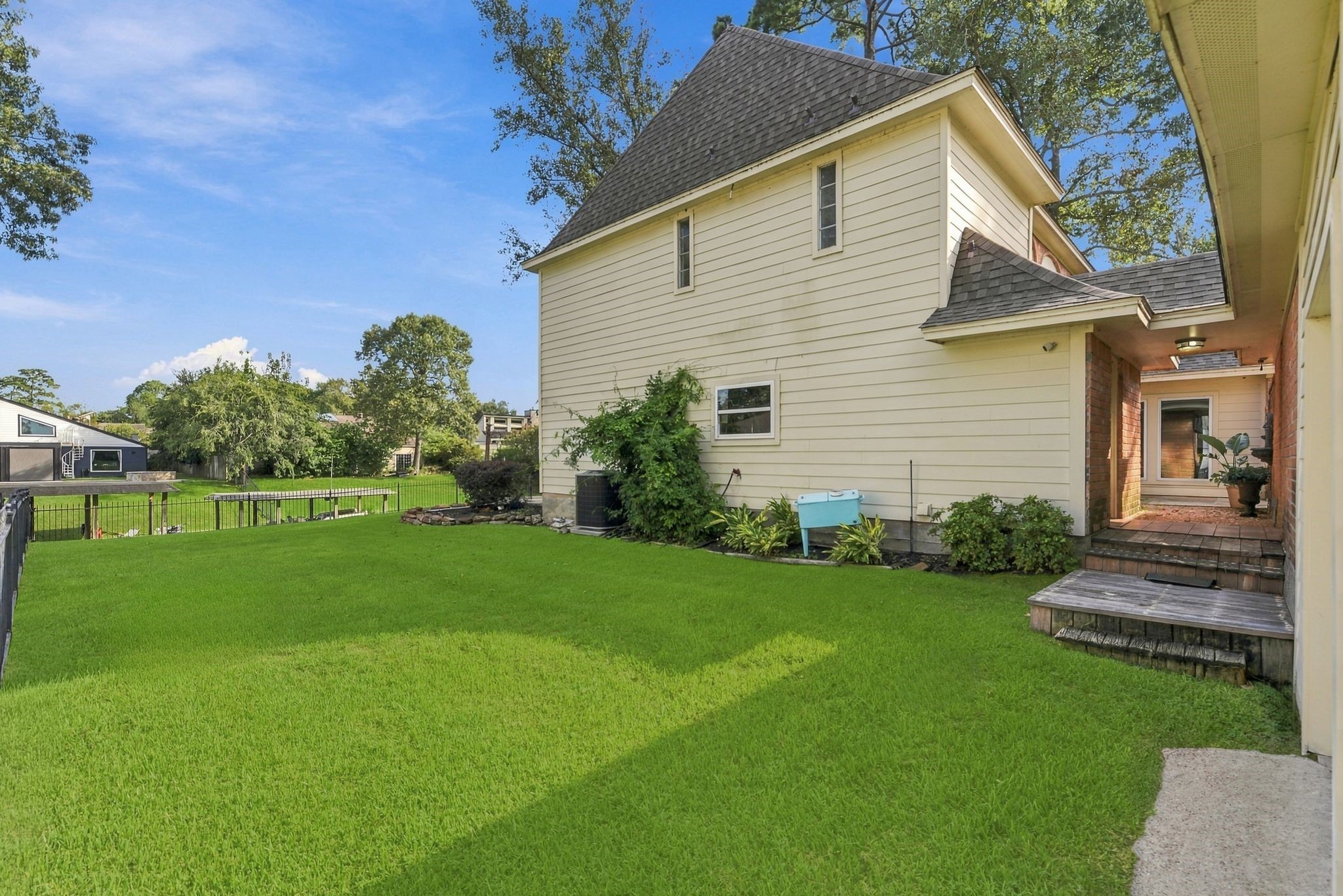 8214 Magnolia Glen Drive Property Photo 43