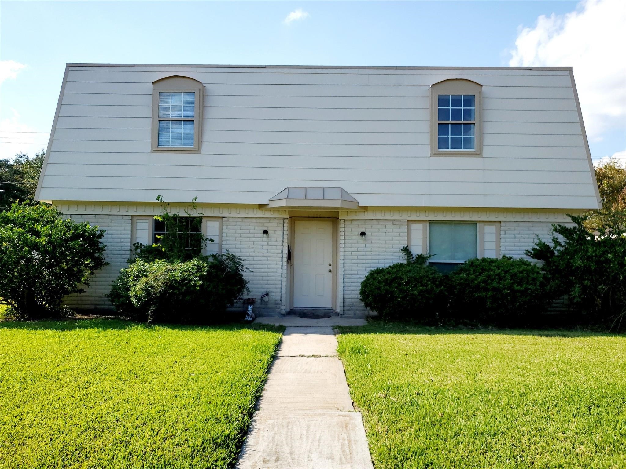 11806 Hillcroft Avenue Property Photo 1