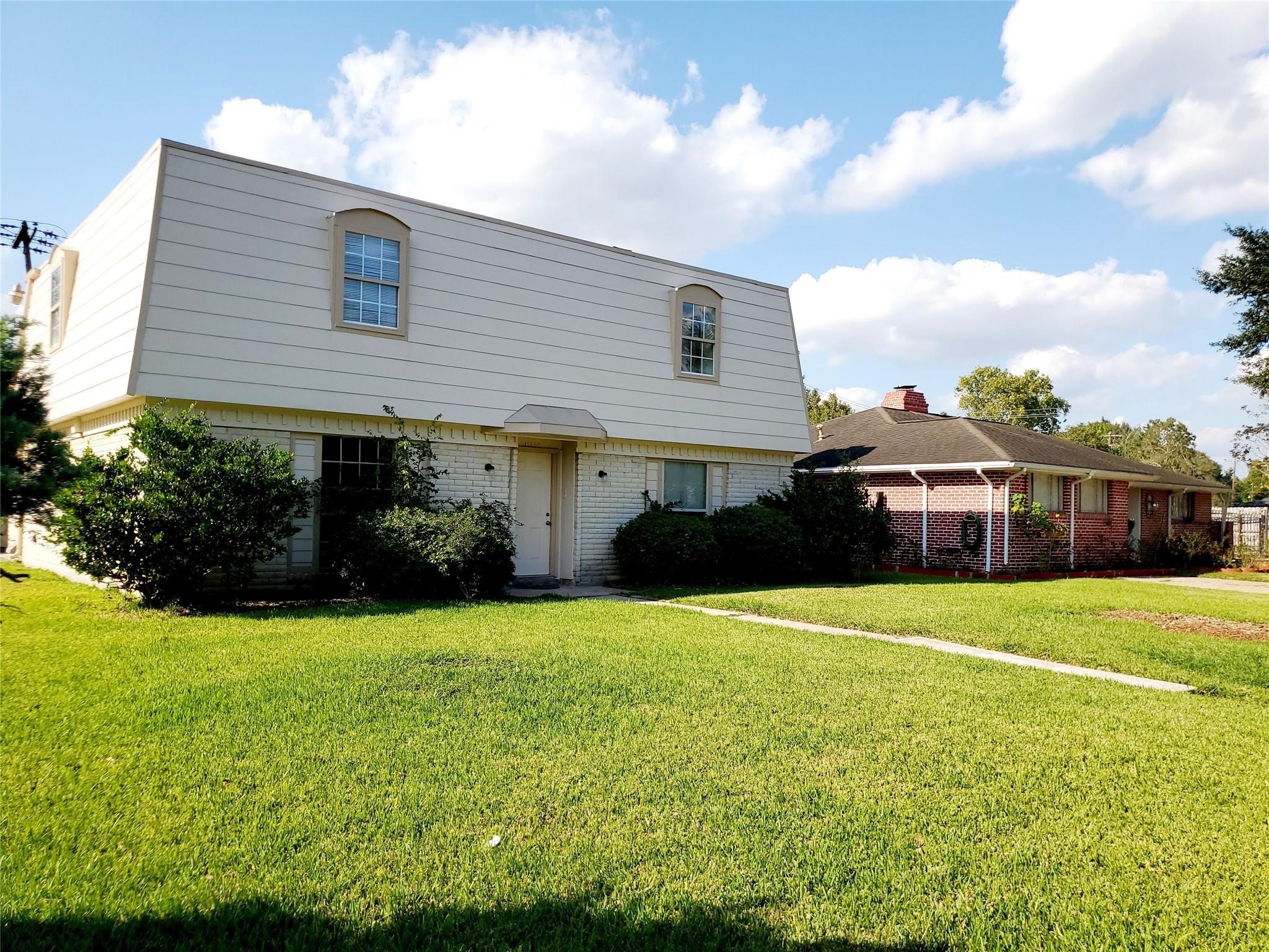 11806 Hillcroft Avenue Property Photo 2