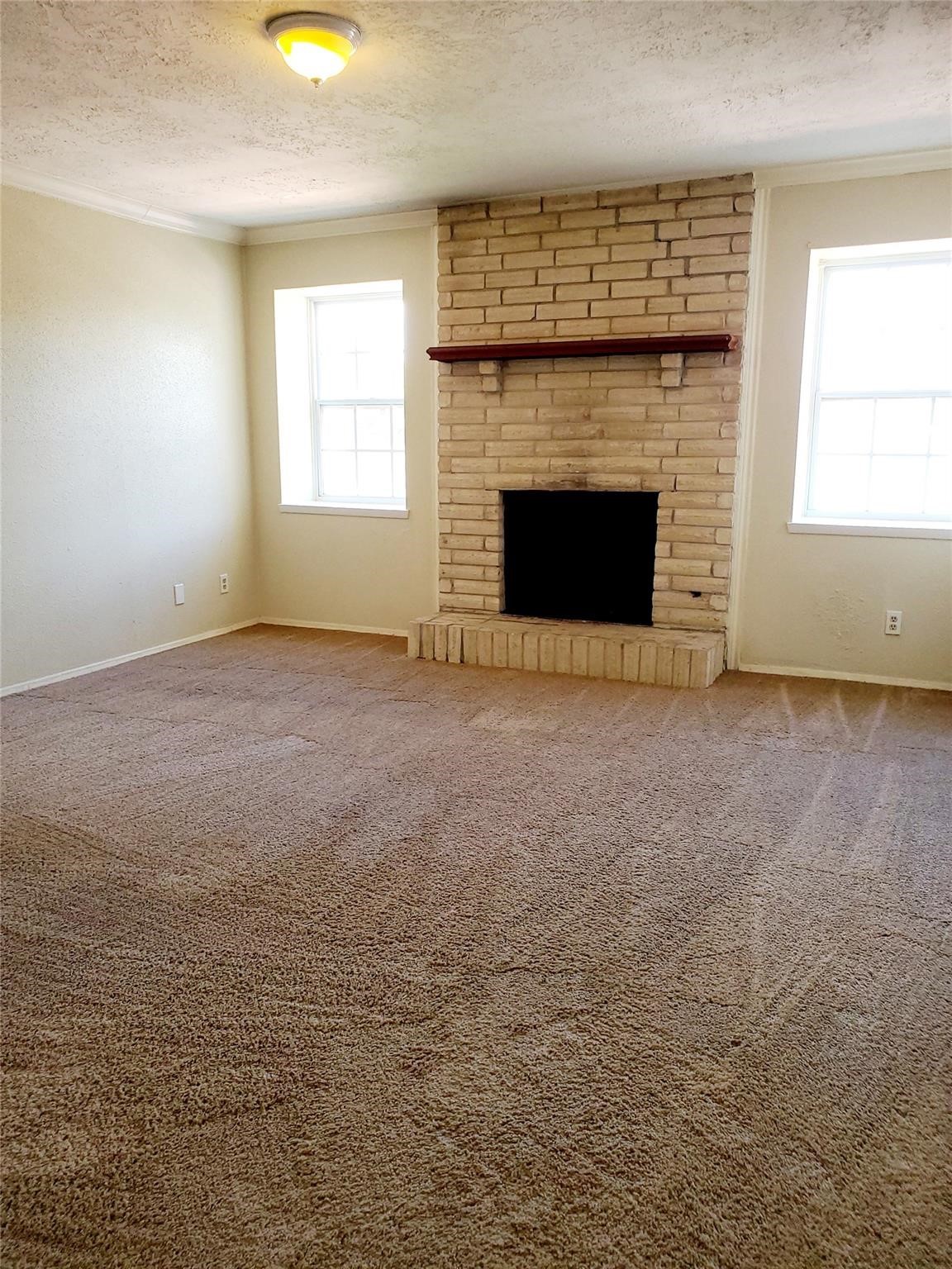 11806 Hillcroft Avenue Property Photo 6