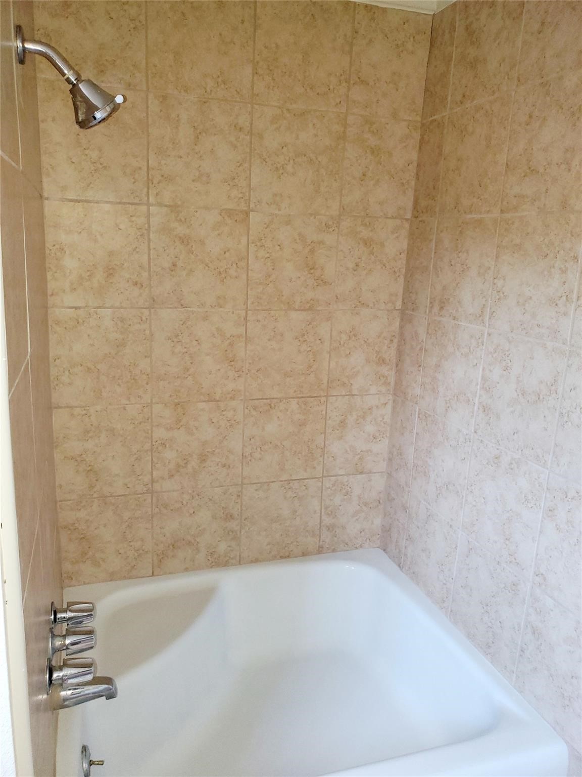 11806 Hillcroft Avenue Property Photo 8