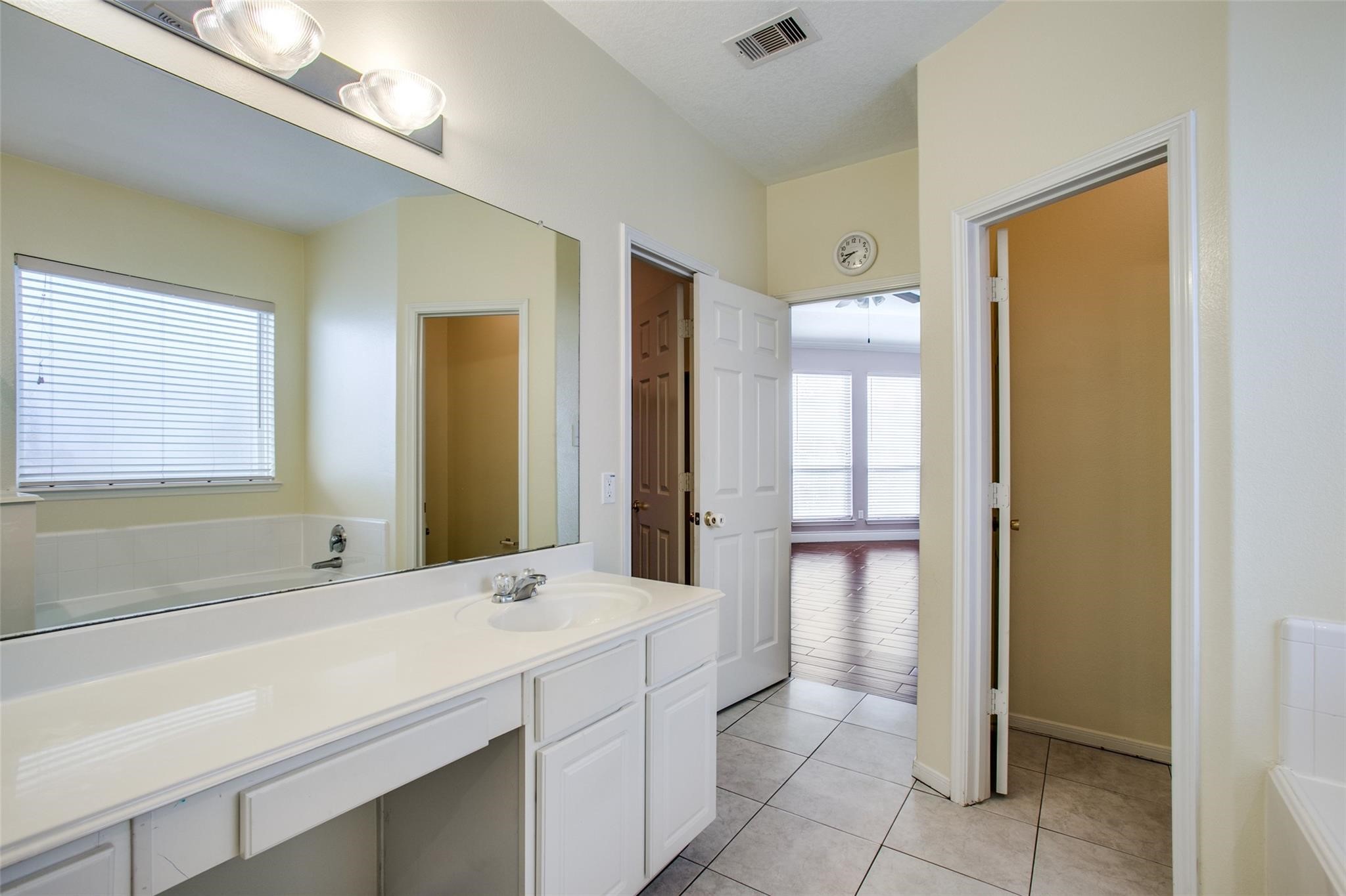 9907 Valance Way Property Photo 33