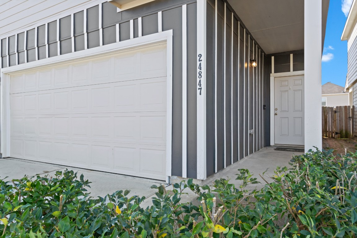24847 Goldoni Drive Property Photo 4