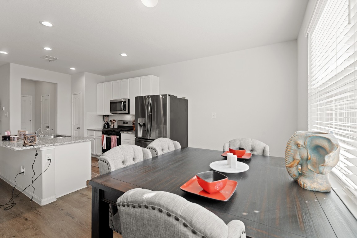 24847 Goldoni Drive Property Photo 8