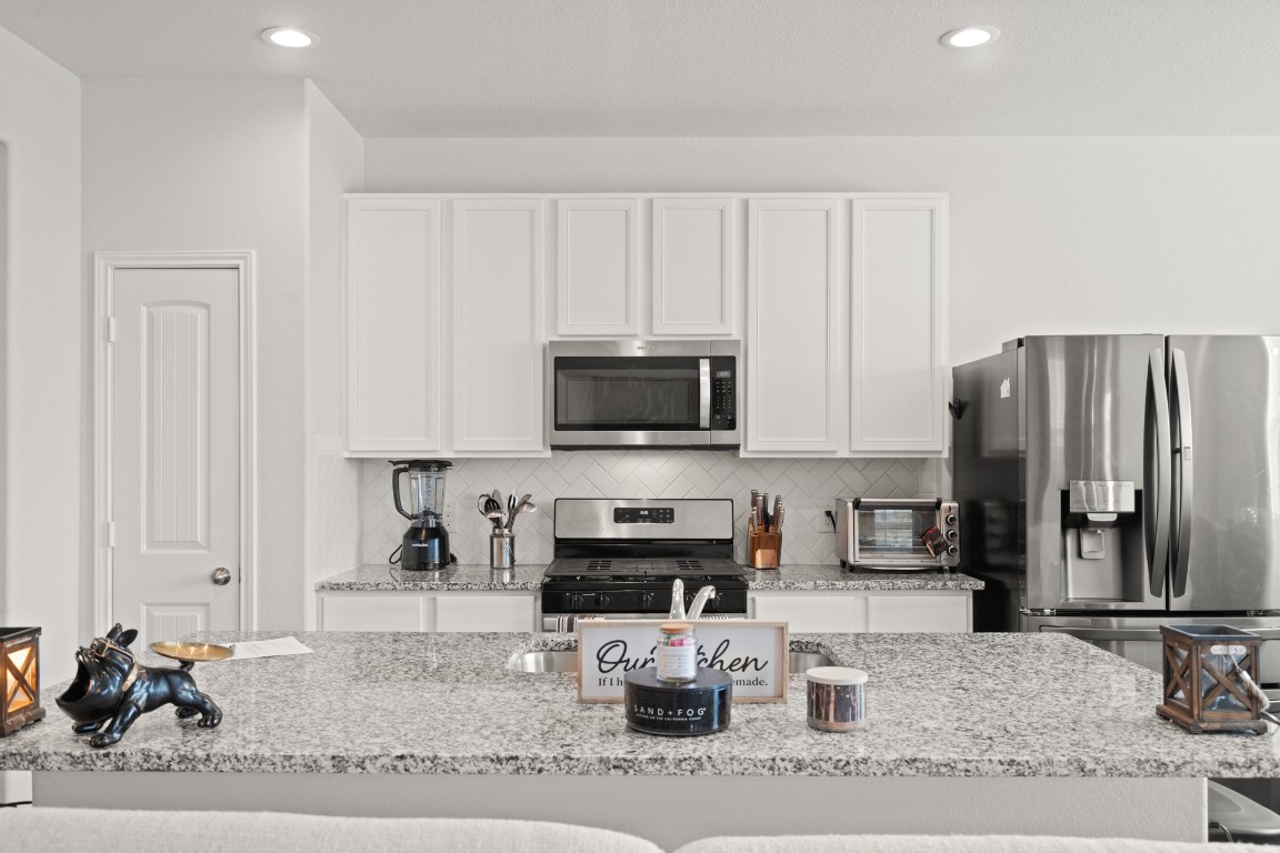 24847 Goldoni Drive Property Photo 11