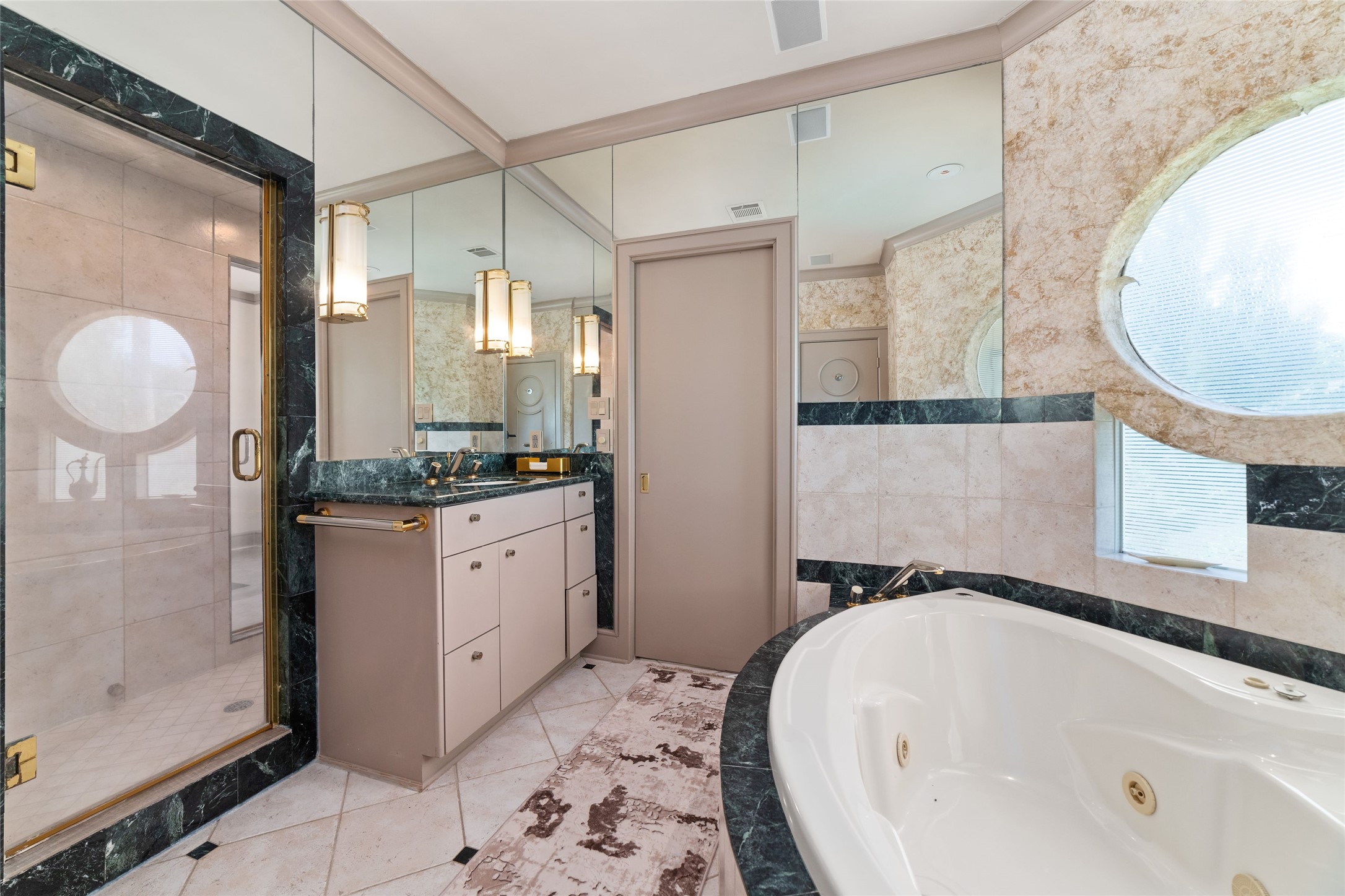 2814 Cedar Woods Place Property Photo 43