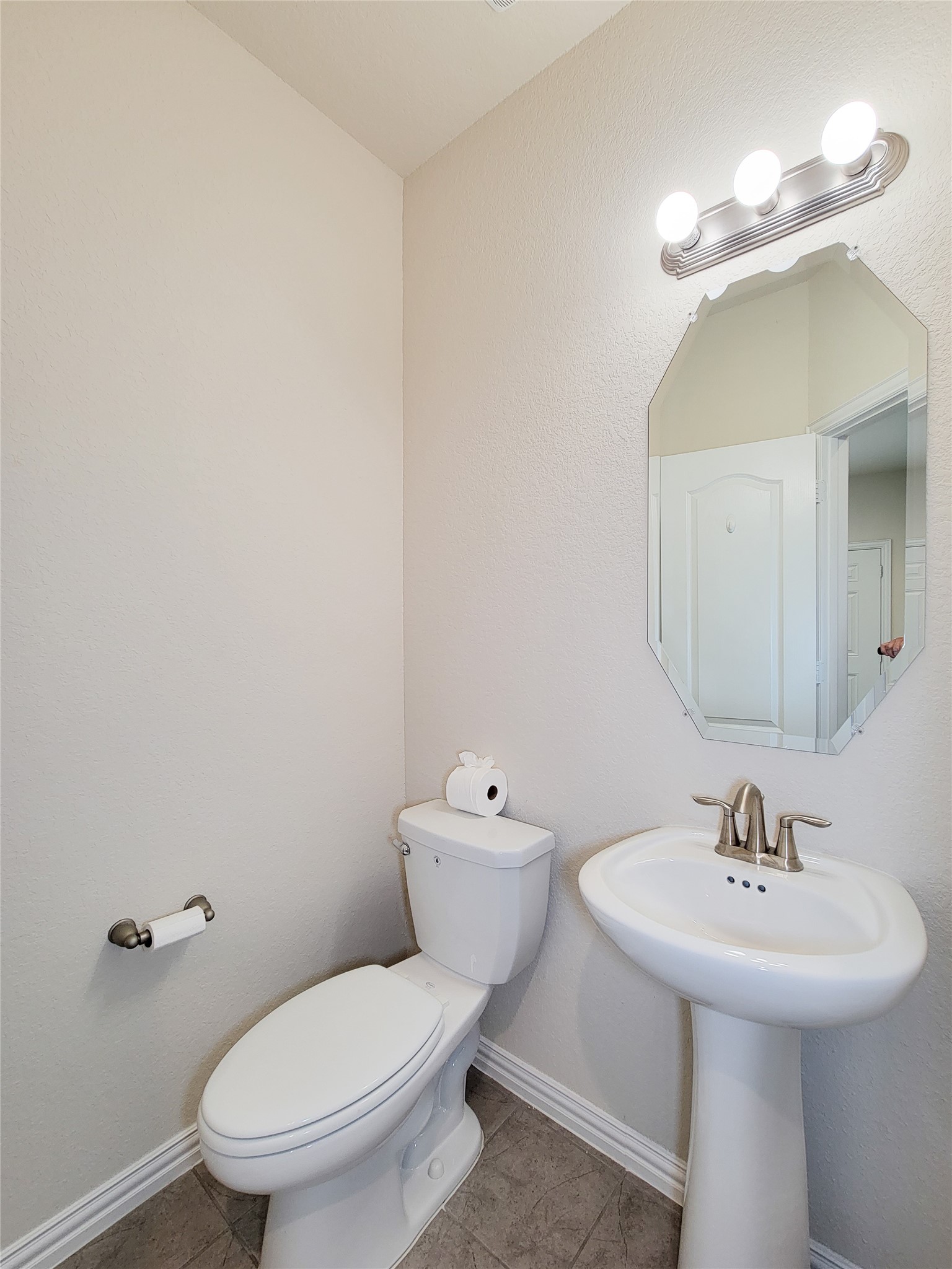 5106 Eagle Falls Lane Property Photo 8