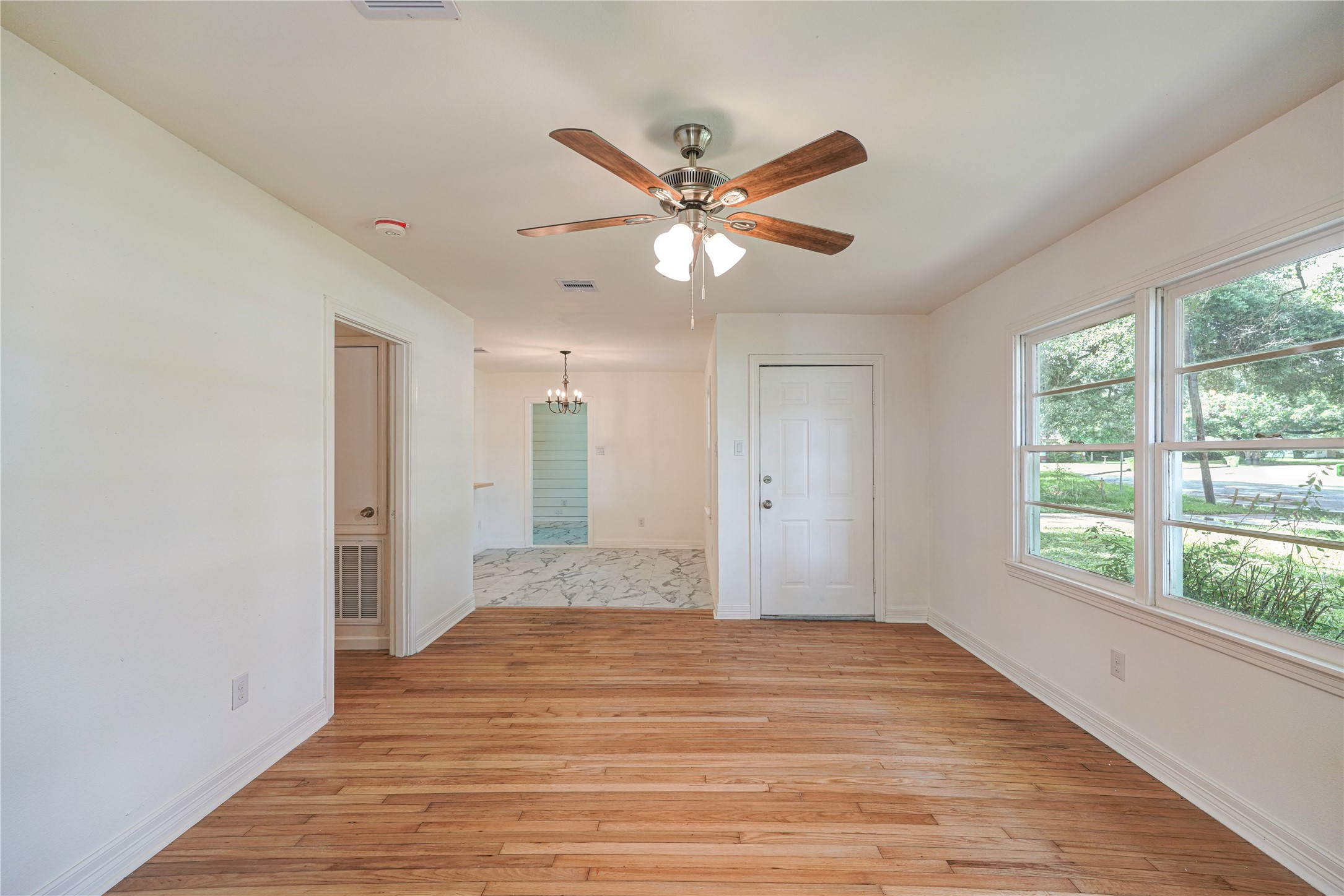 1319 Elm Street Property Photo 6