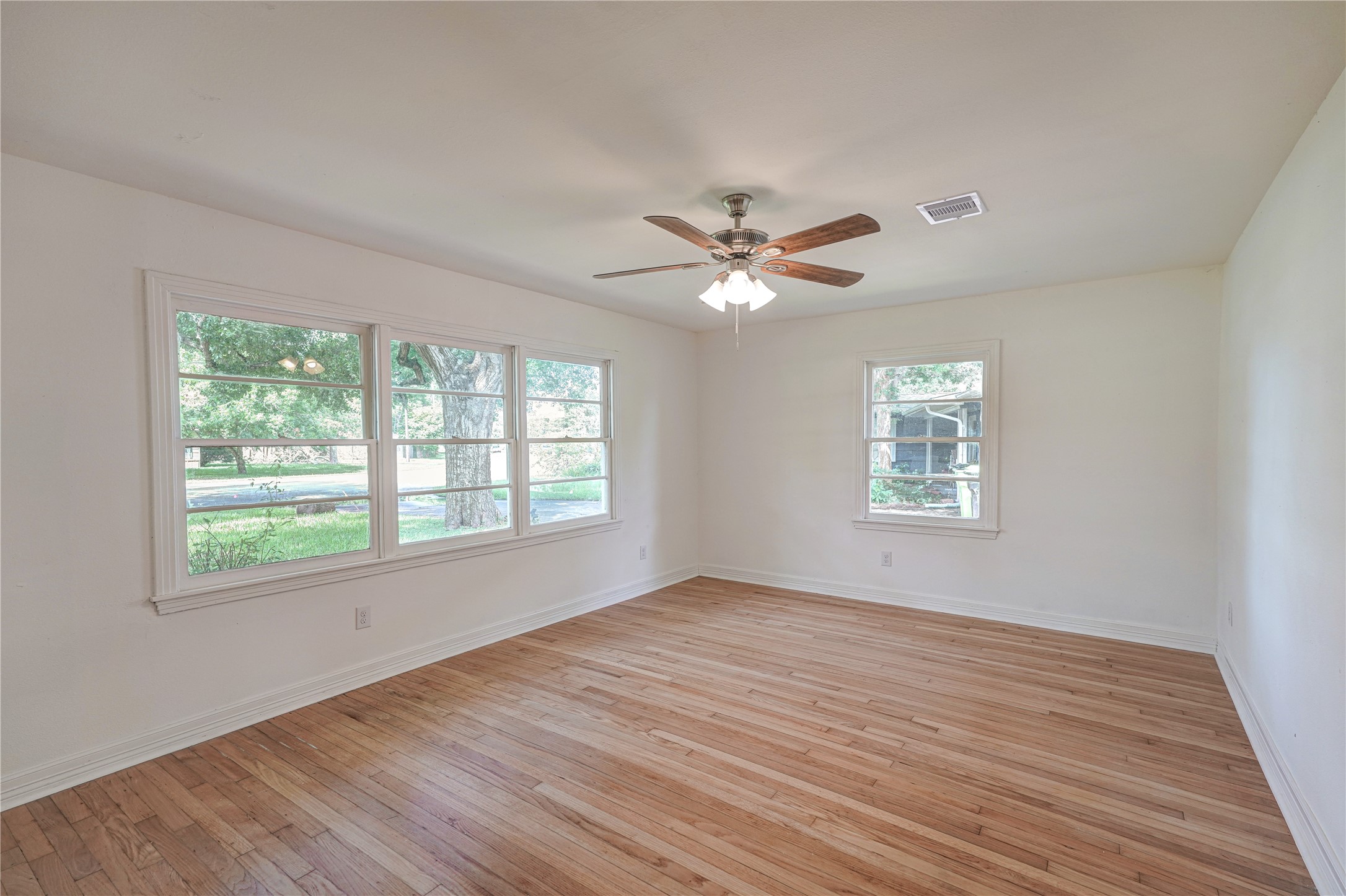 1319 Elm Street Property Photo 7