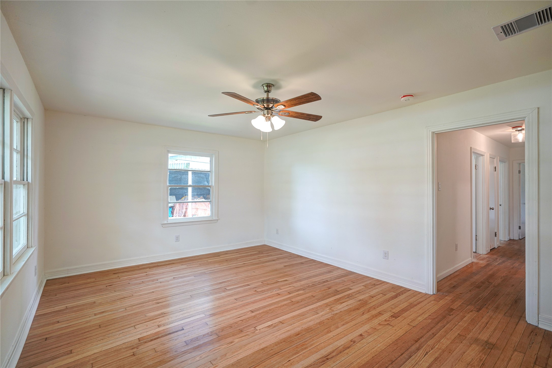 1319 Elm Street Property Photo 9