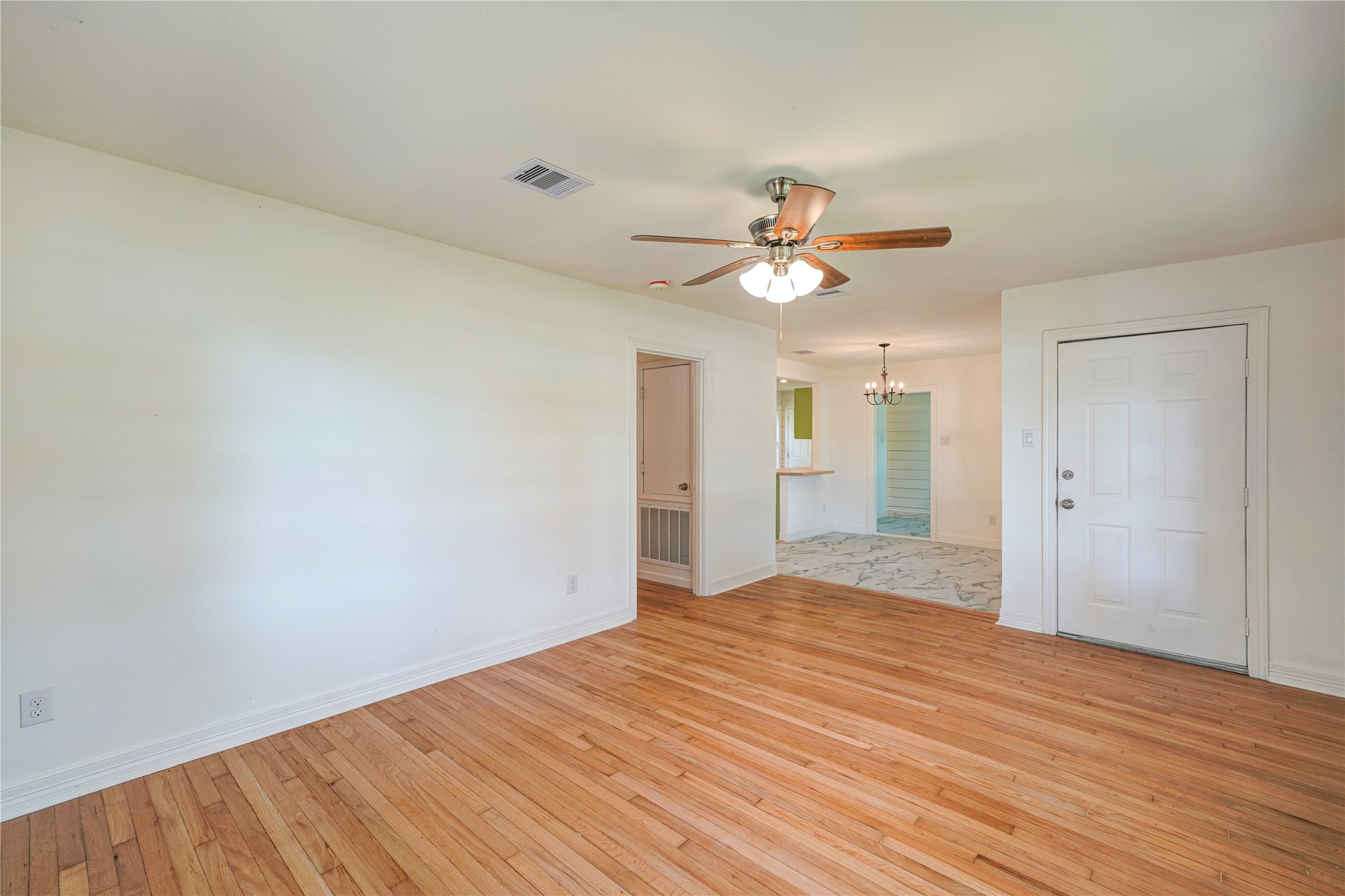 1319 Elm Street Property Photo 10