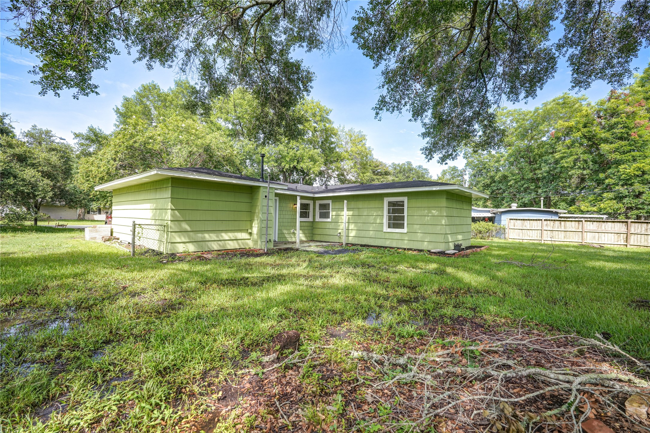1319 Elm Street Property Photo 44