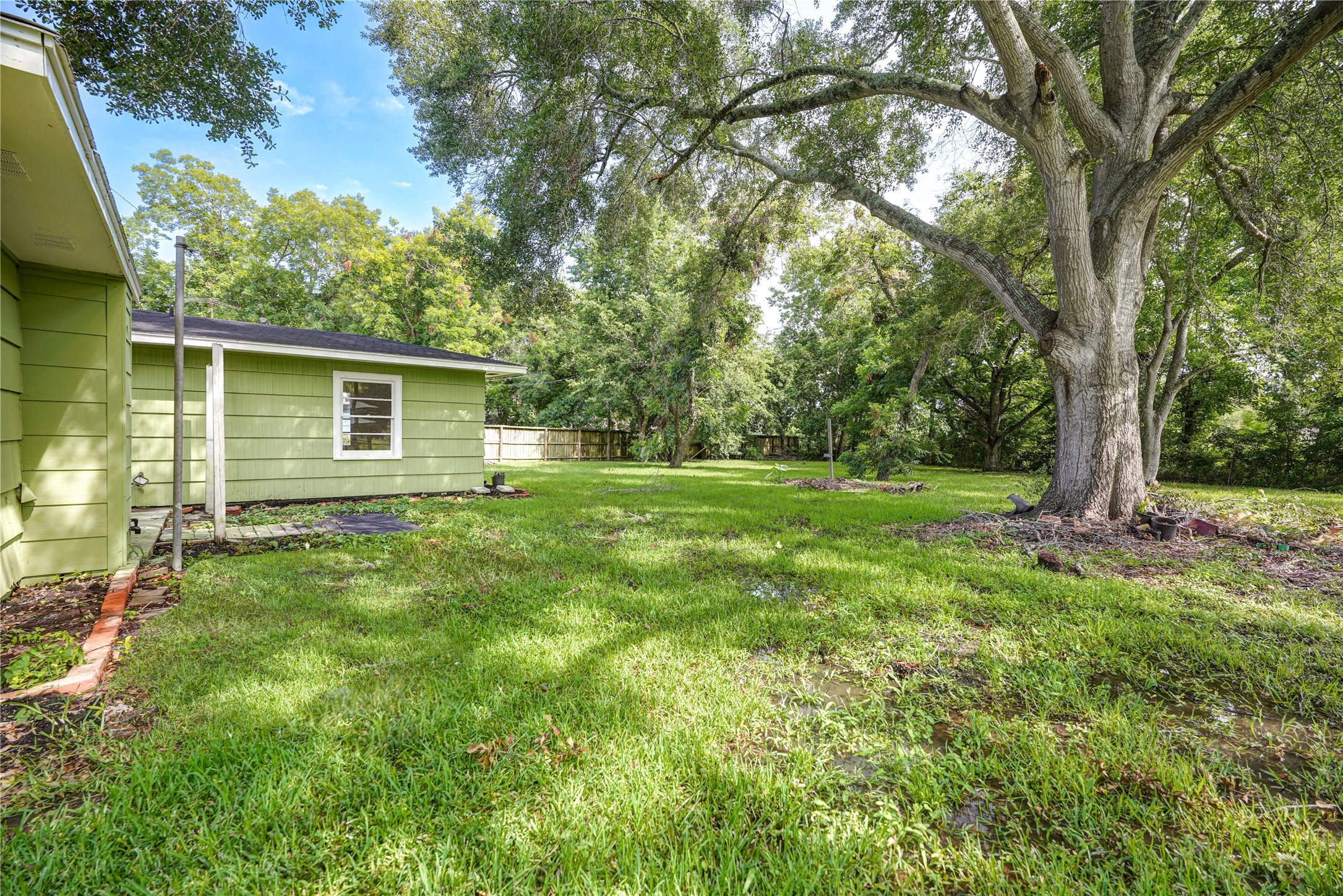 1319 Elm Street Property Photo 45