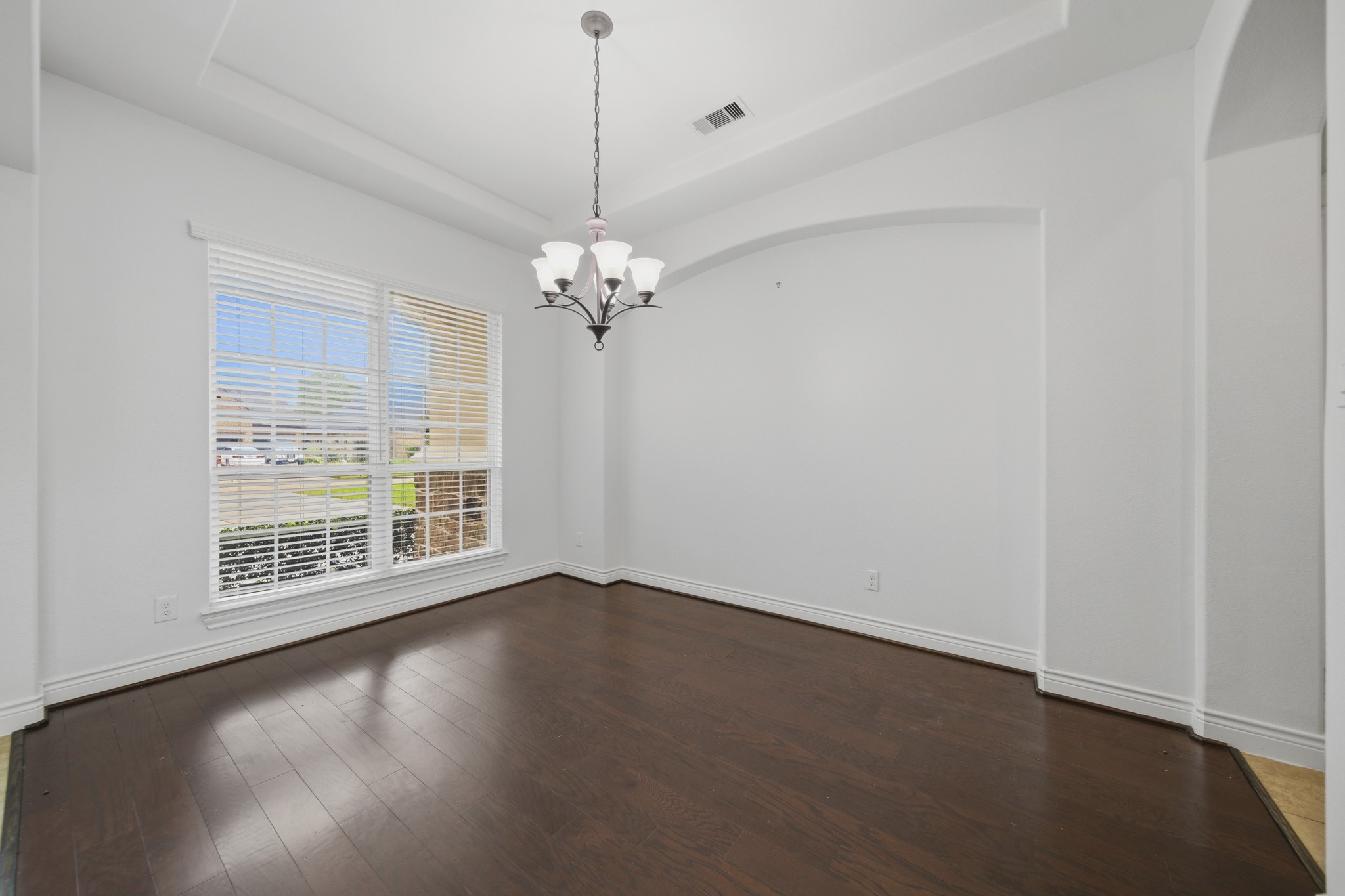33 Combwell Garden Property Photo 12
