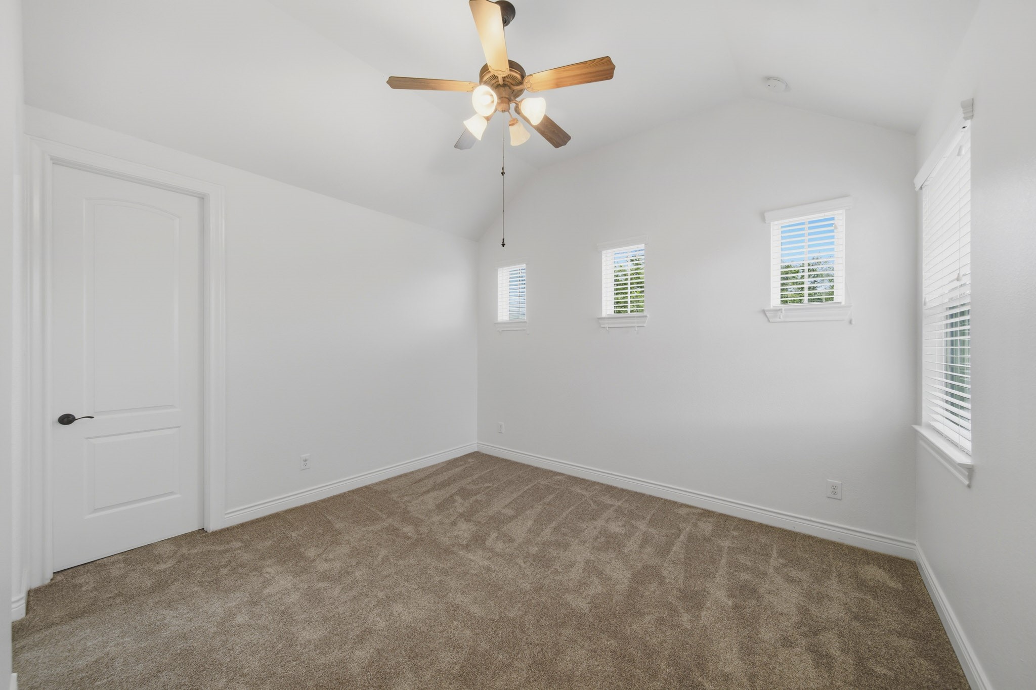 33 Combwell Garden Property Photo 40
