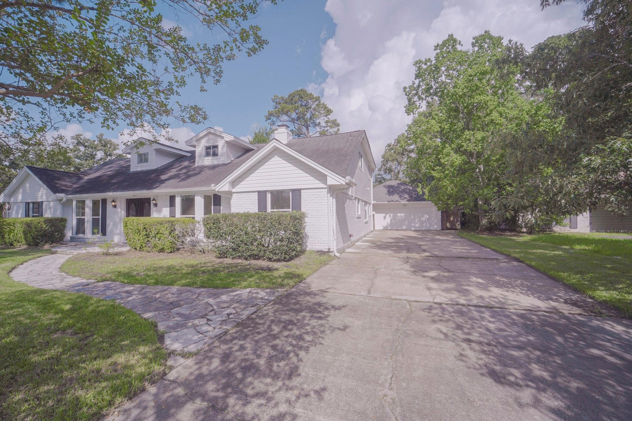 1419 Chestnut Ridge Road Property Photo 3