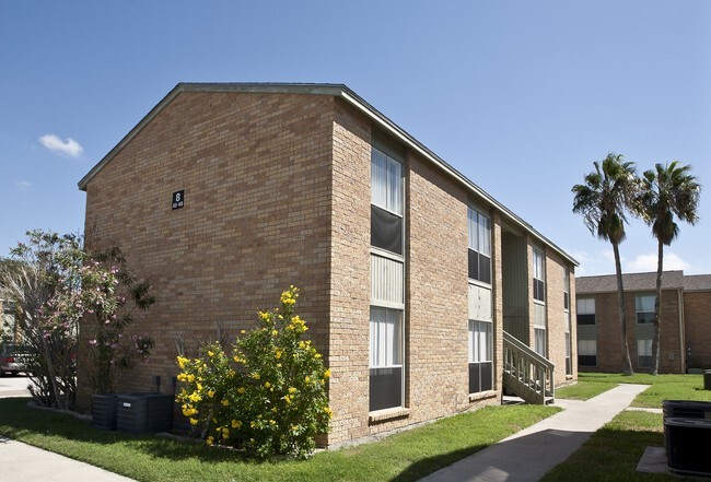 200 Avenue A Property Photo 4