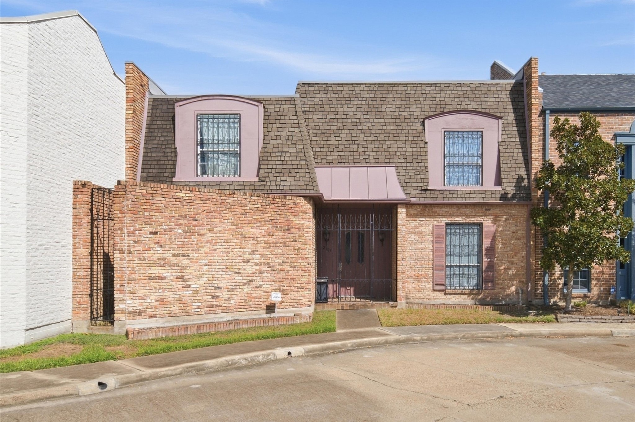 2107 Stonewalk Drive Property Photo 1