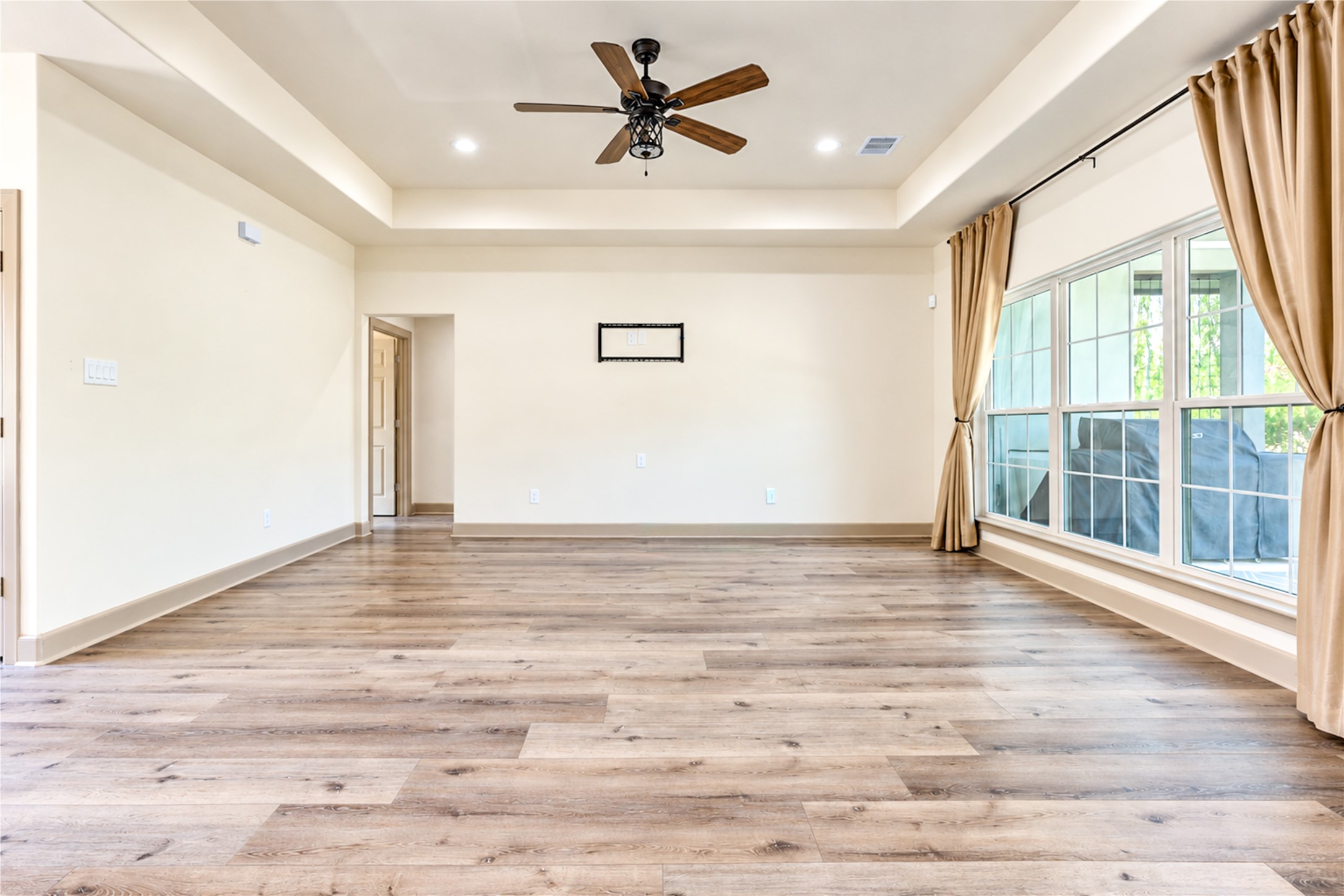 101 Hillsborough Drive W Property Photo 15