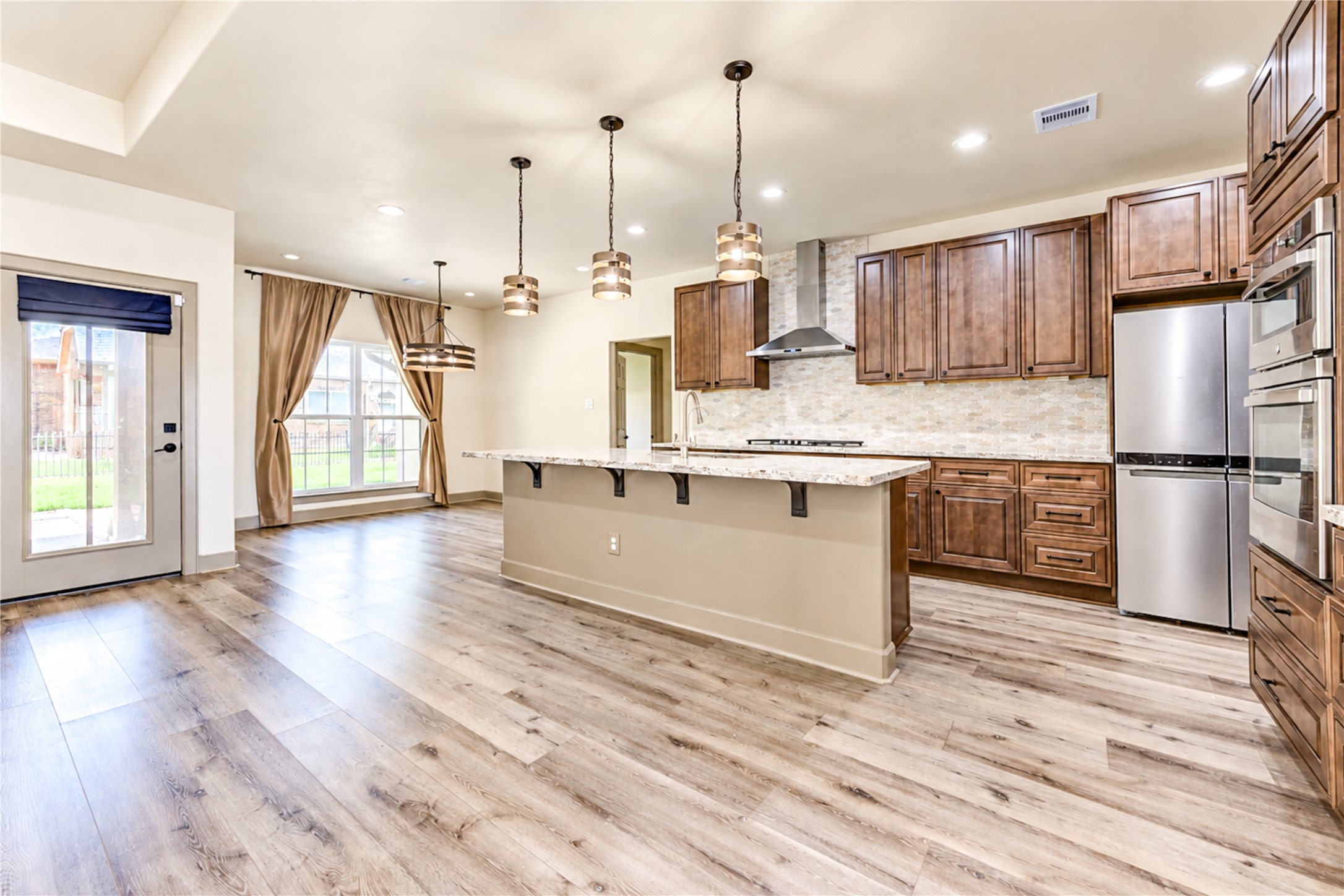 101 Hillsborough Drive W Property Photo 17
