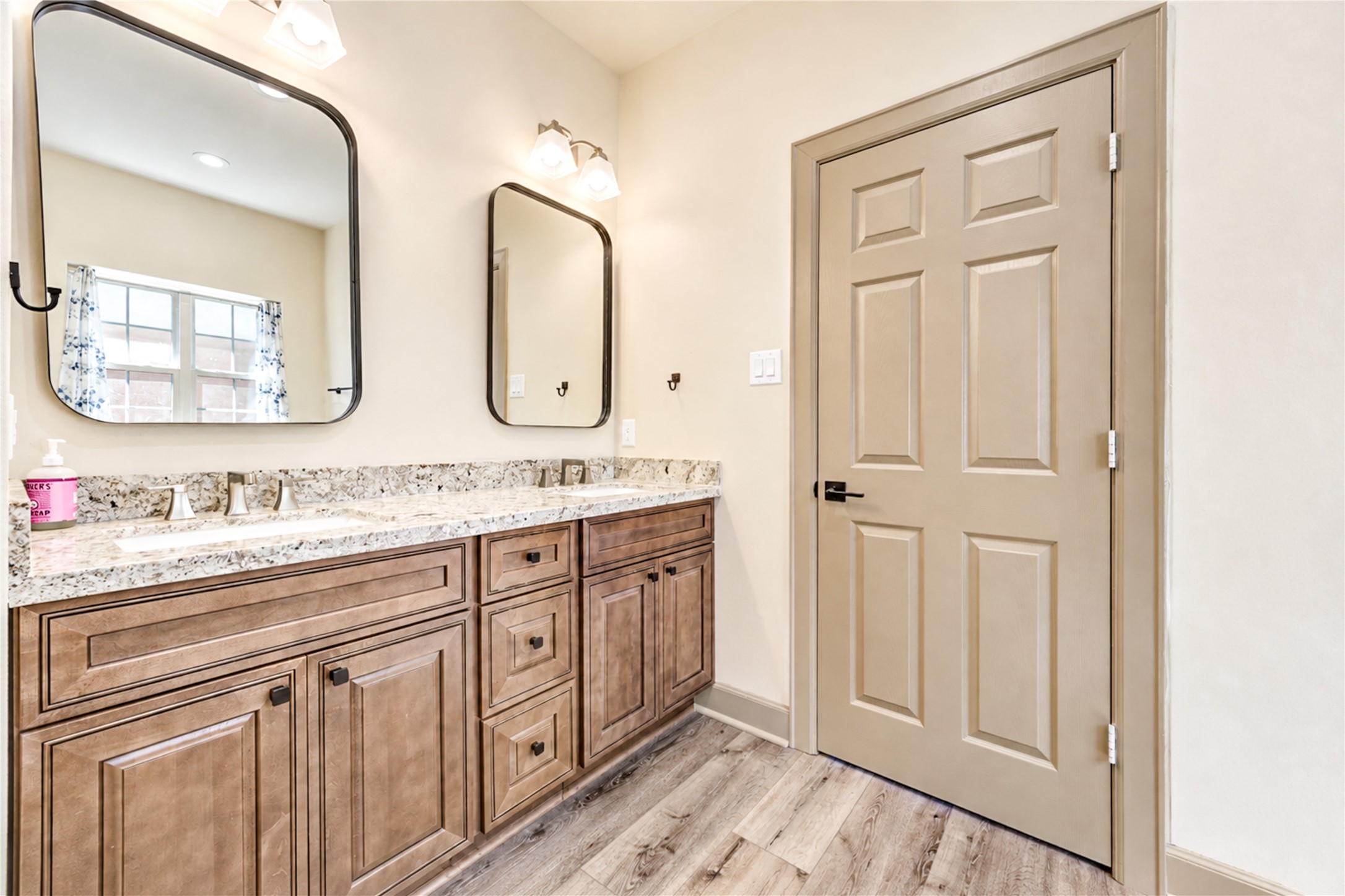 101 Hillsborough Drive W Property Photo 33