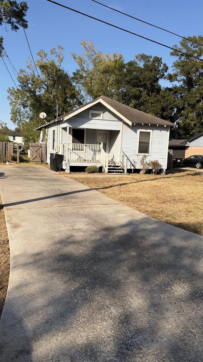 5715 Senior Street Property Photo 3