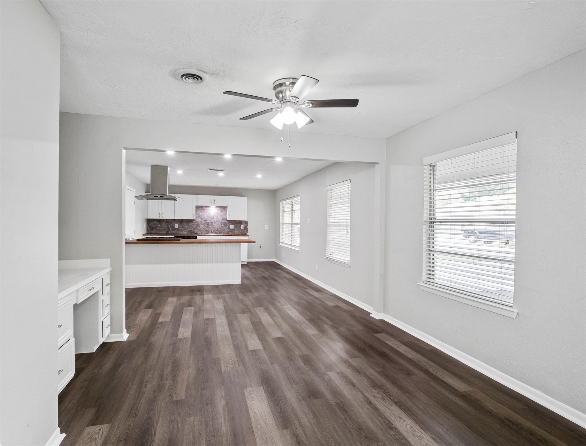 6421 Teluco Street Property Photo 7