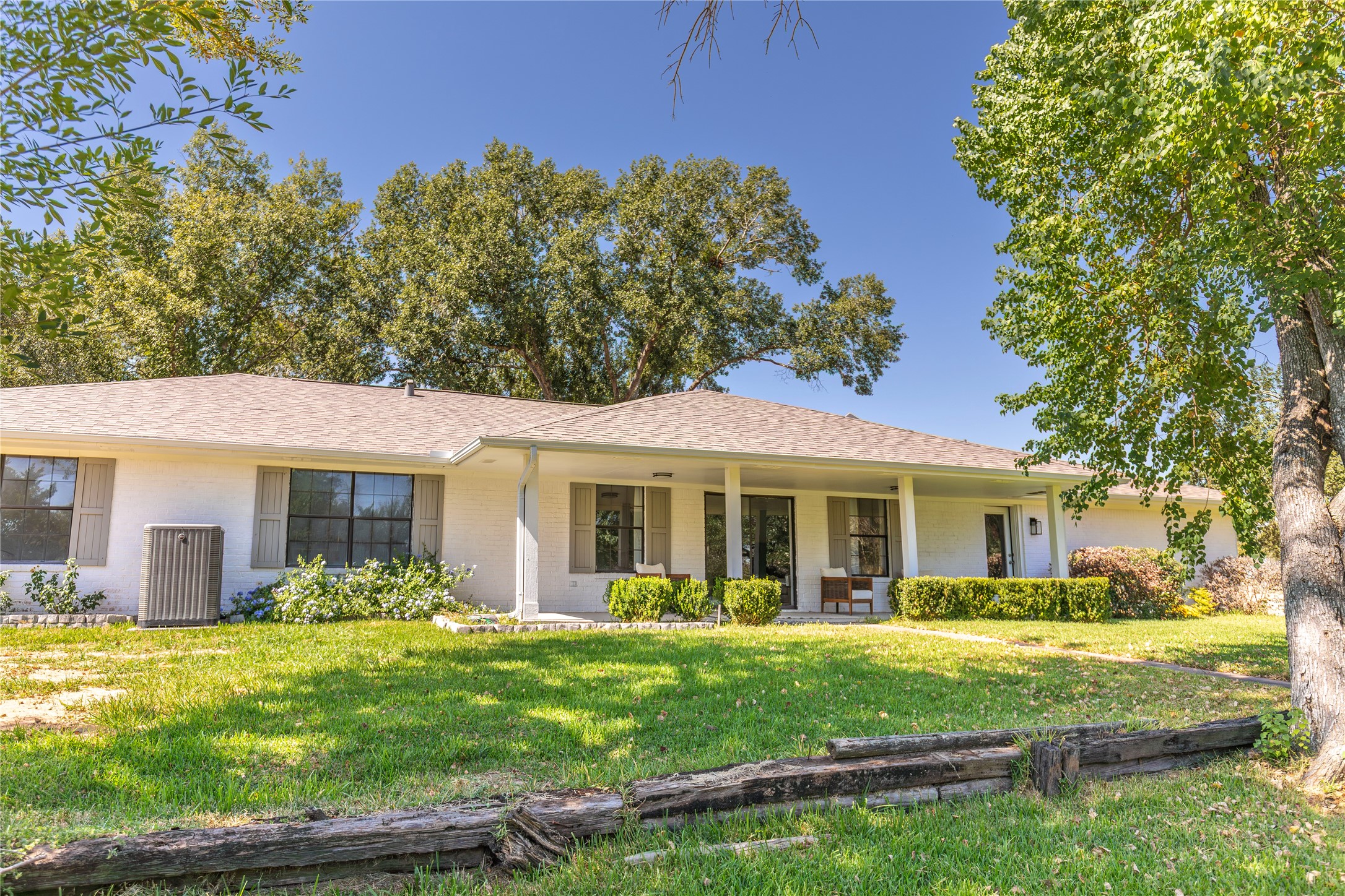 145 Camilla Circle Property Photo 4