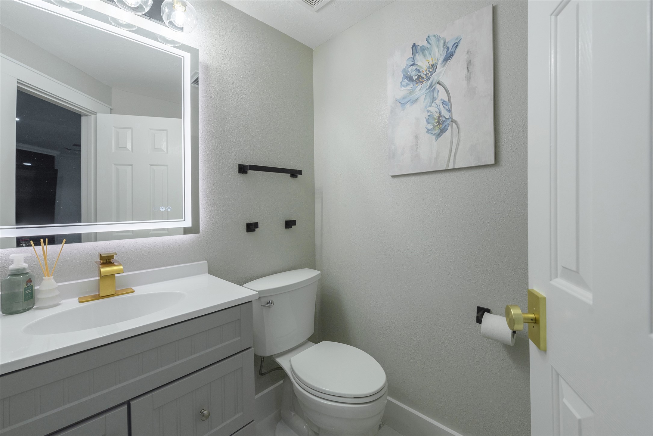 13431 Yaupon Holly Lane Property Photo 3