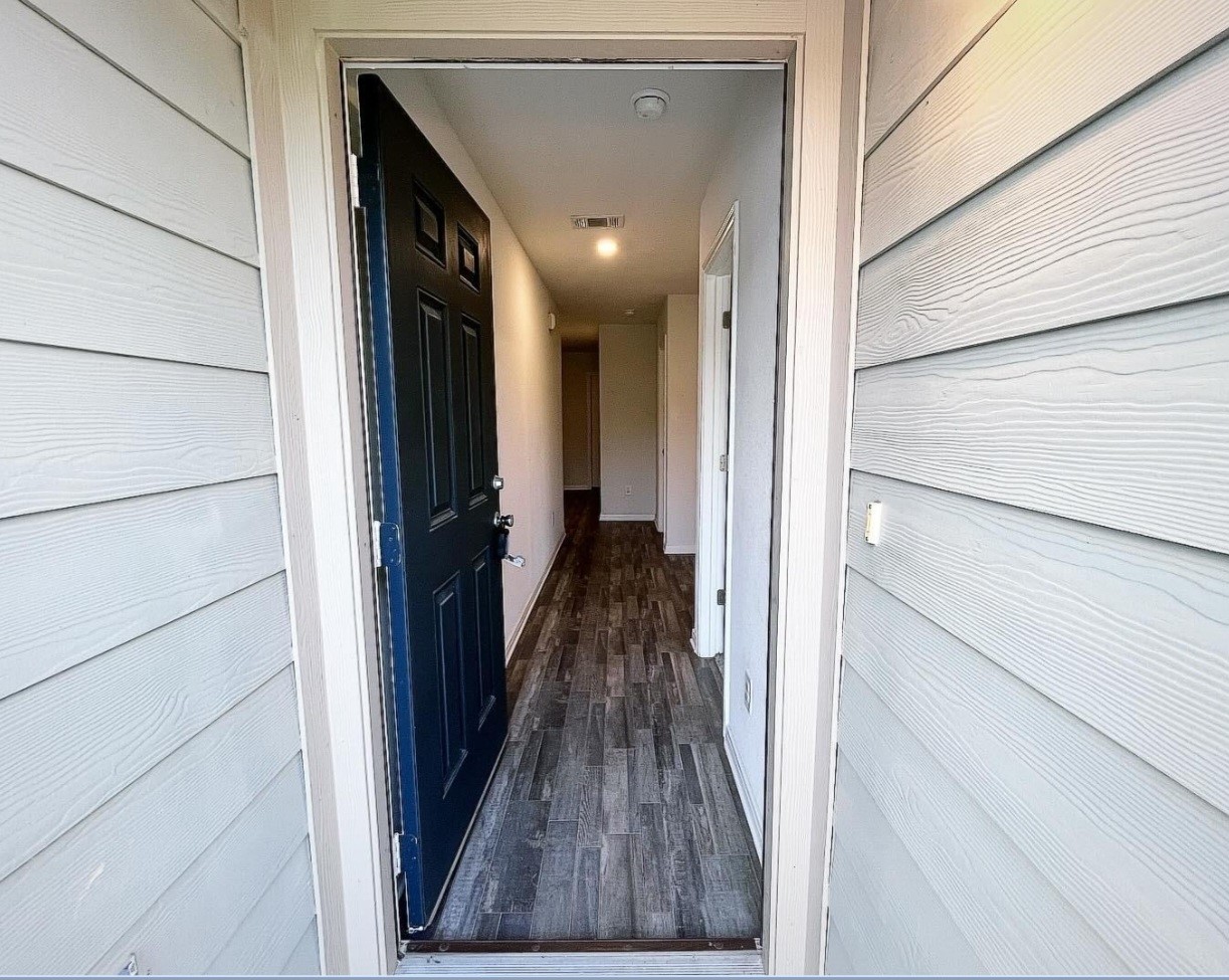 15717 Del Norte Drive Property Photo 3