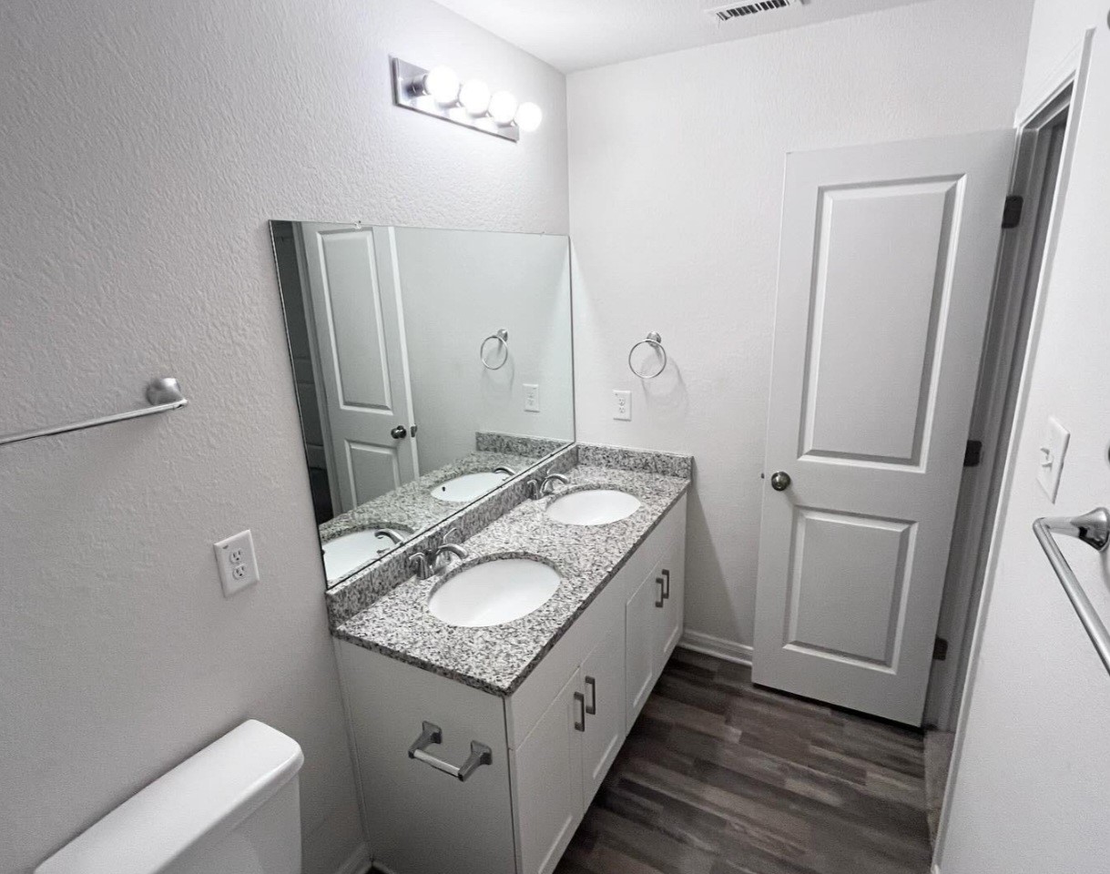 15717 Del Norte Drive Property Photo 7