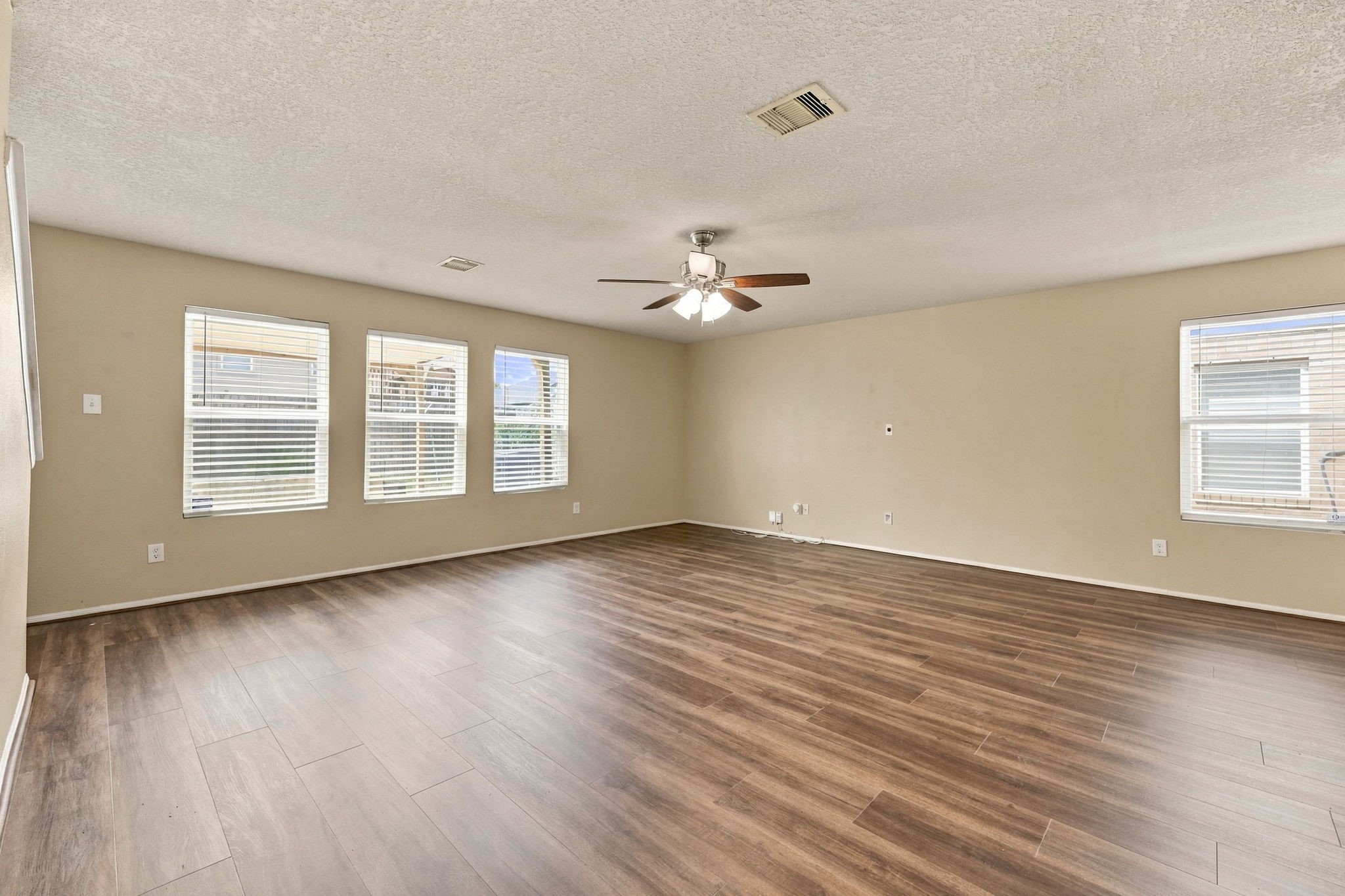 5031 Juniper Spring Trail Property Photo 3