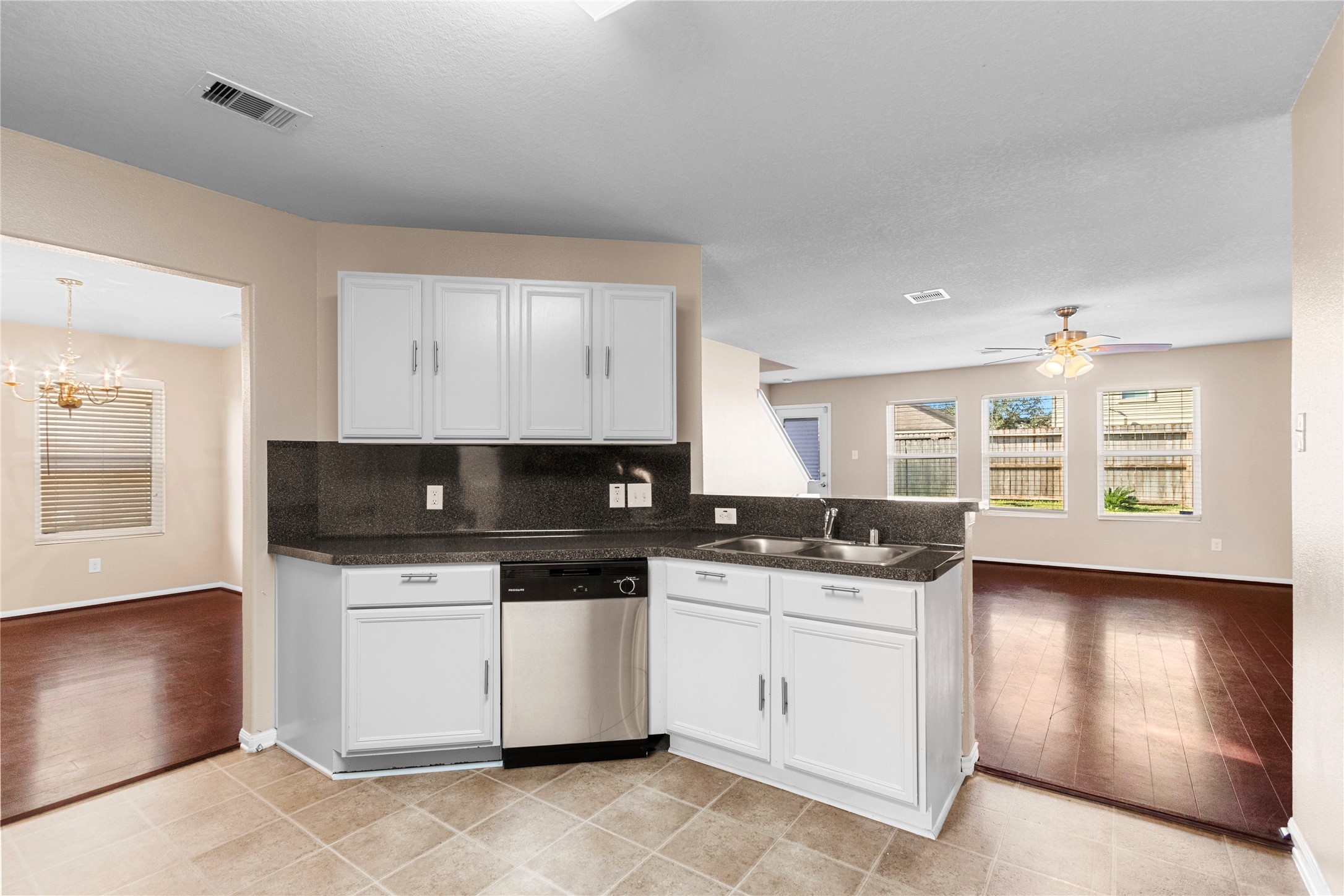 5031 Juniper Spring Trail Property Photo 8